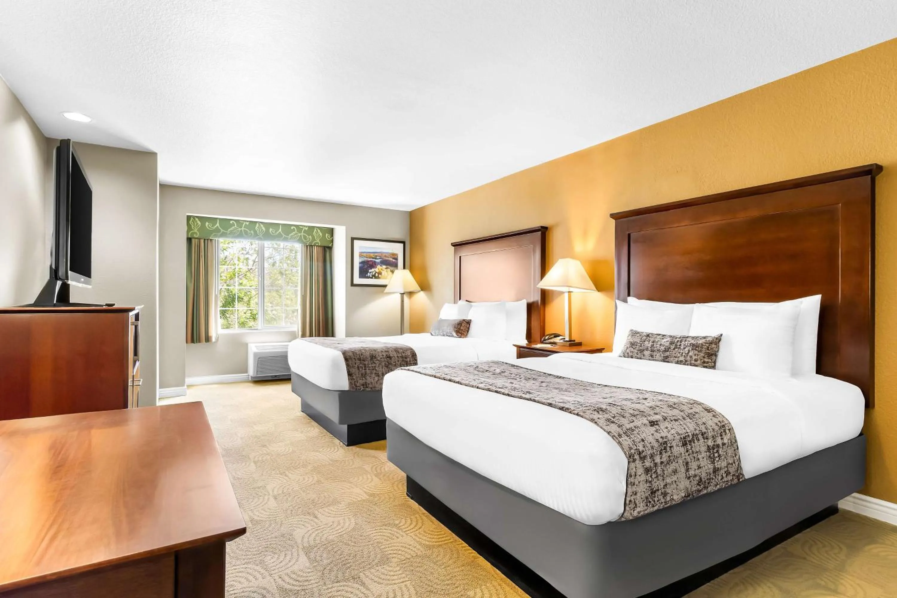 Bedroom, Bed in Best Western California City Inn & Suites