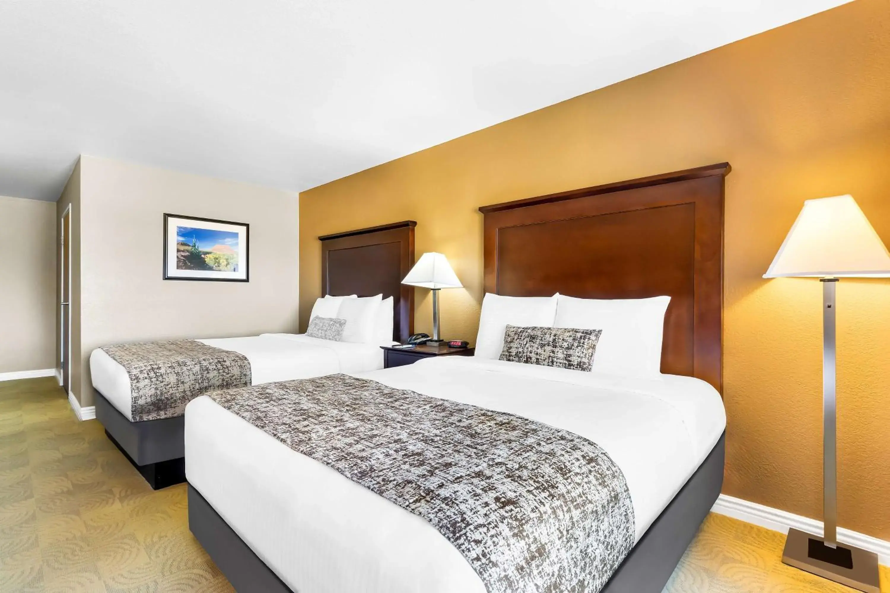 Queen Room with Two Queen Beds - Disability Access/Bathtub in Best Western California City Inn & Suites Queen Room with Two Queen Beds - Disability Access/Bathtub in Best Western California City Inn & Suites