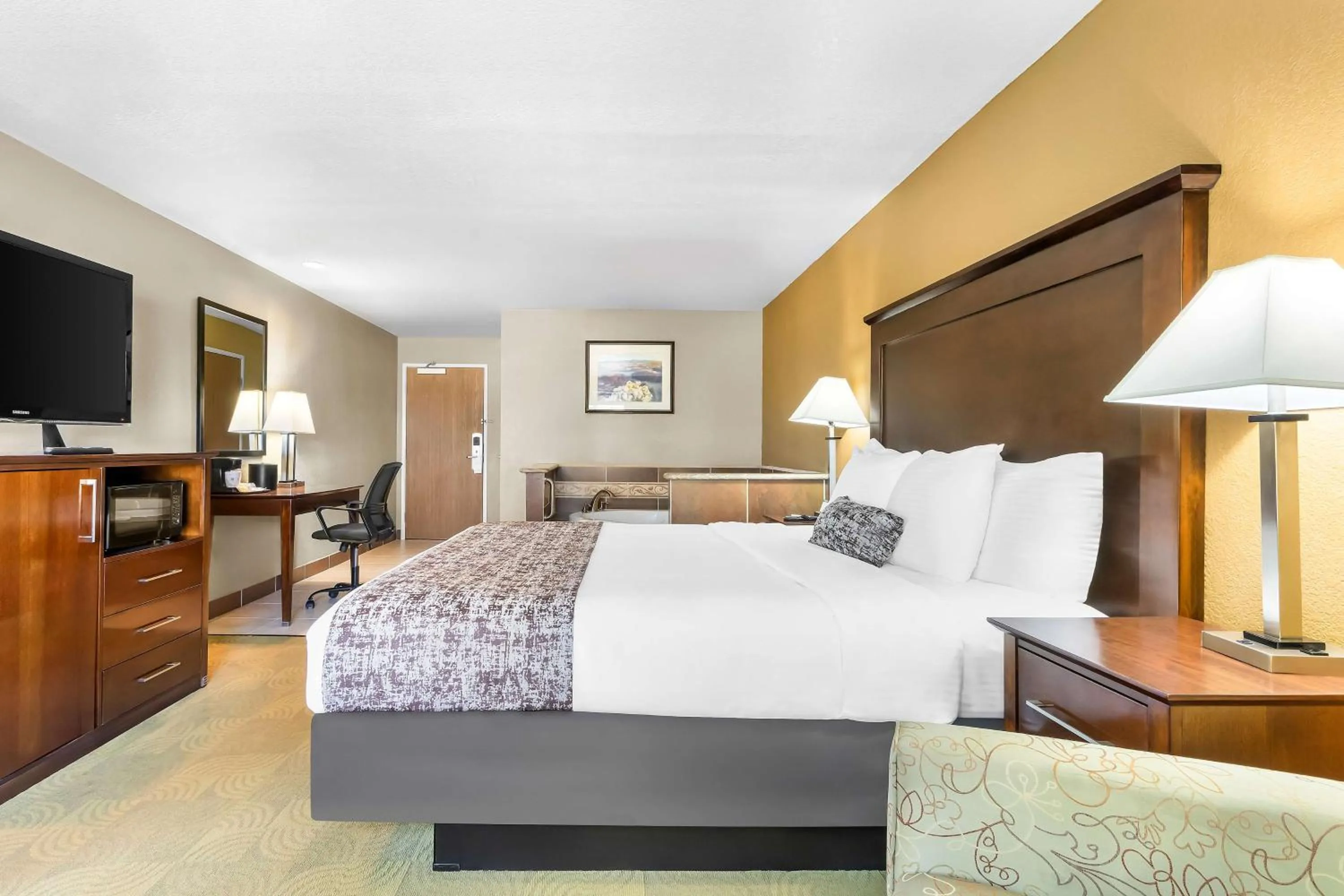 Bedroom, Bed in Best Western California City Inn & Suites