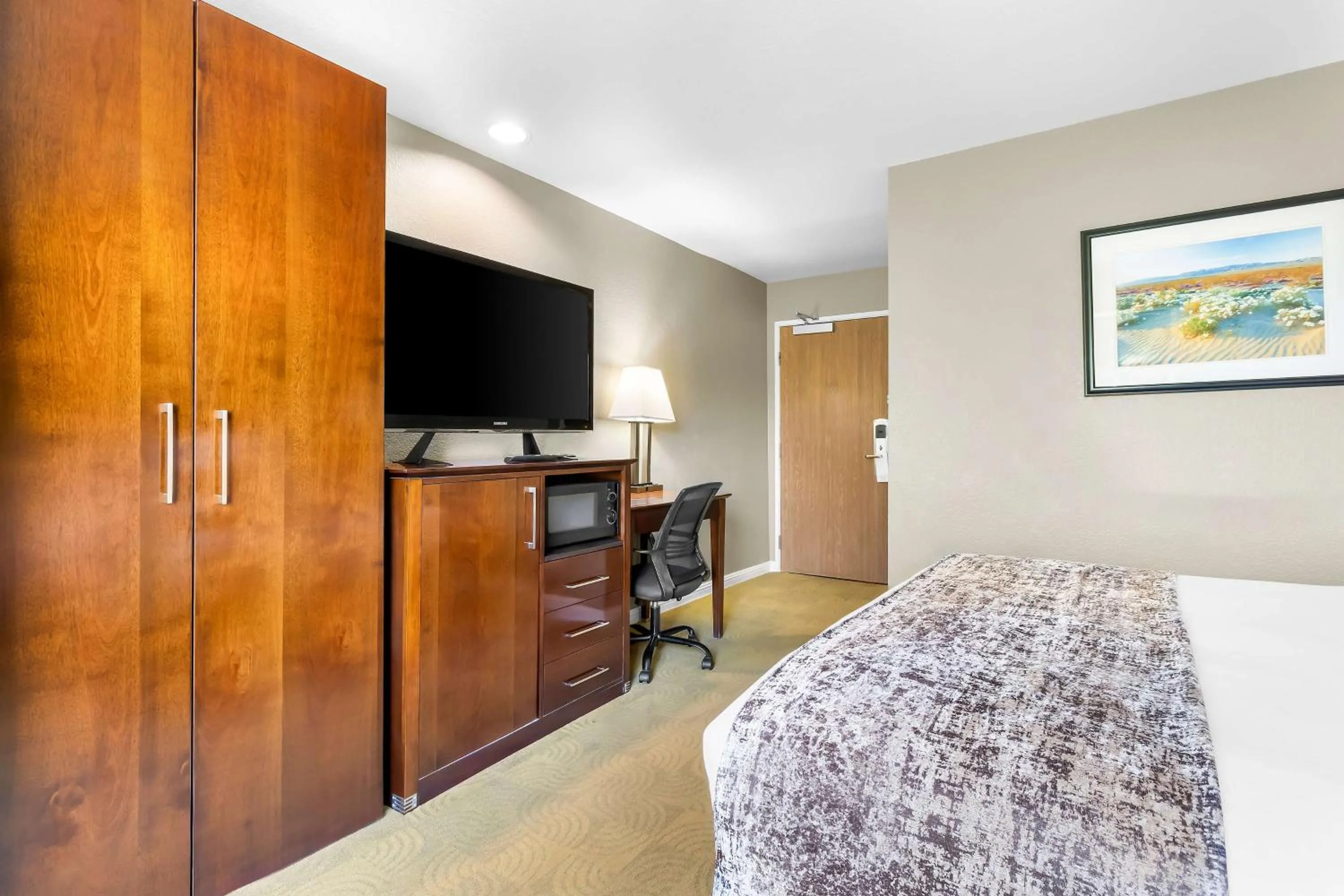 Bedroom, Bed in Best Western California City Inn & Suites