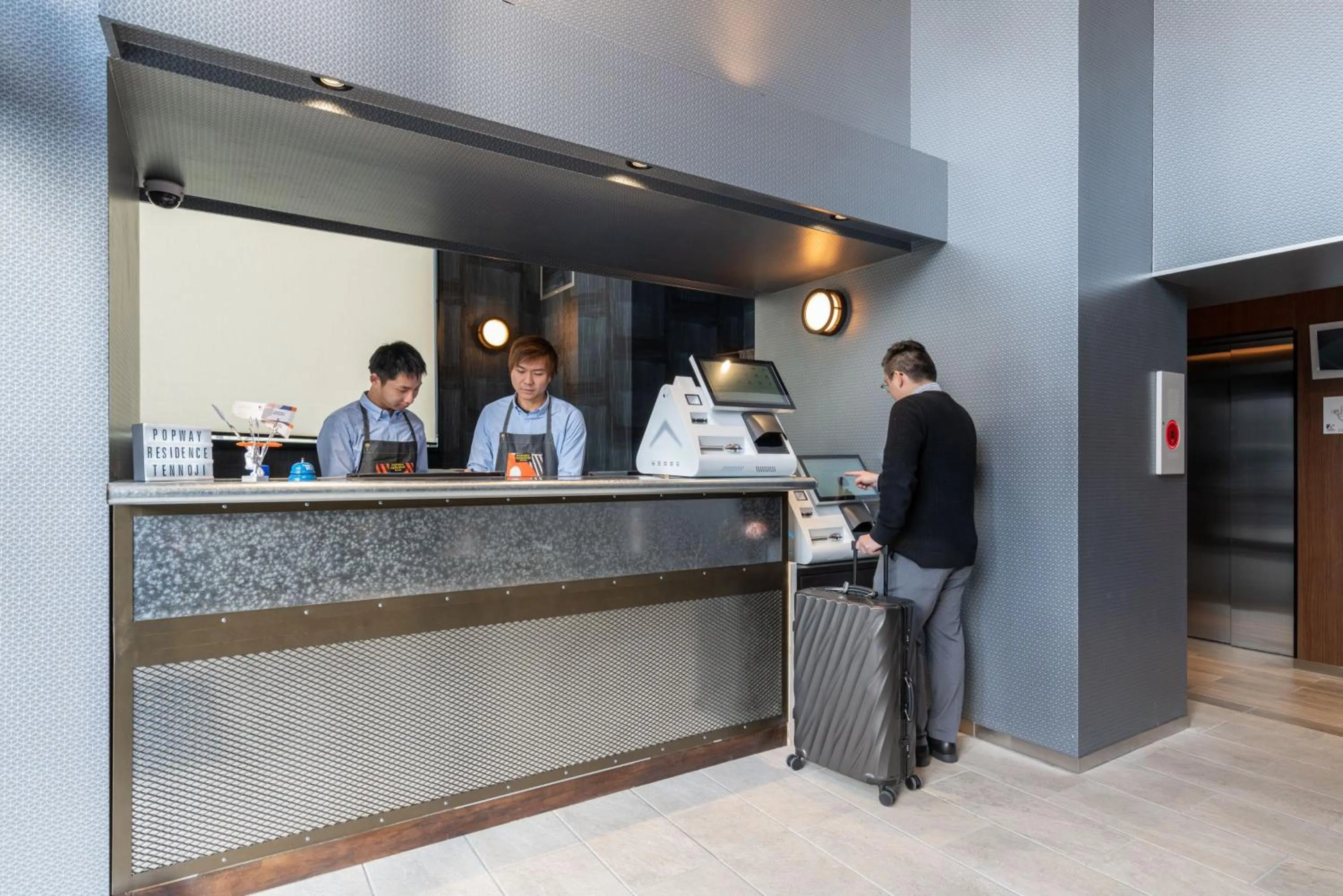 Staff in Popway Residence Tennoji