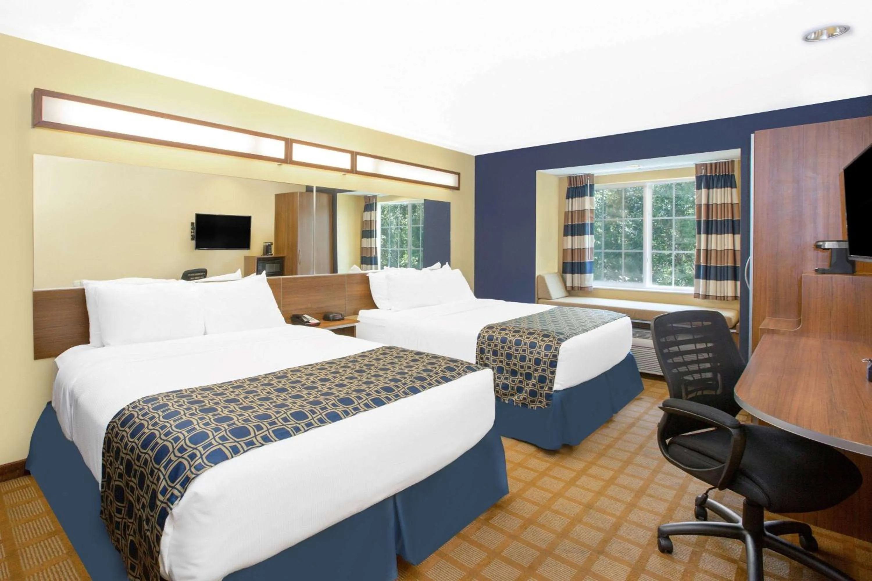 Photo of the whole room, Bed in Microtel Inn & Suites - Kearney