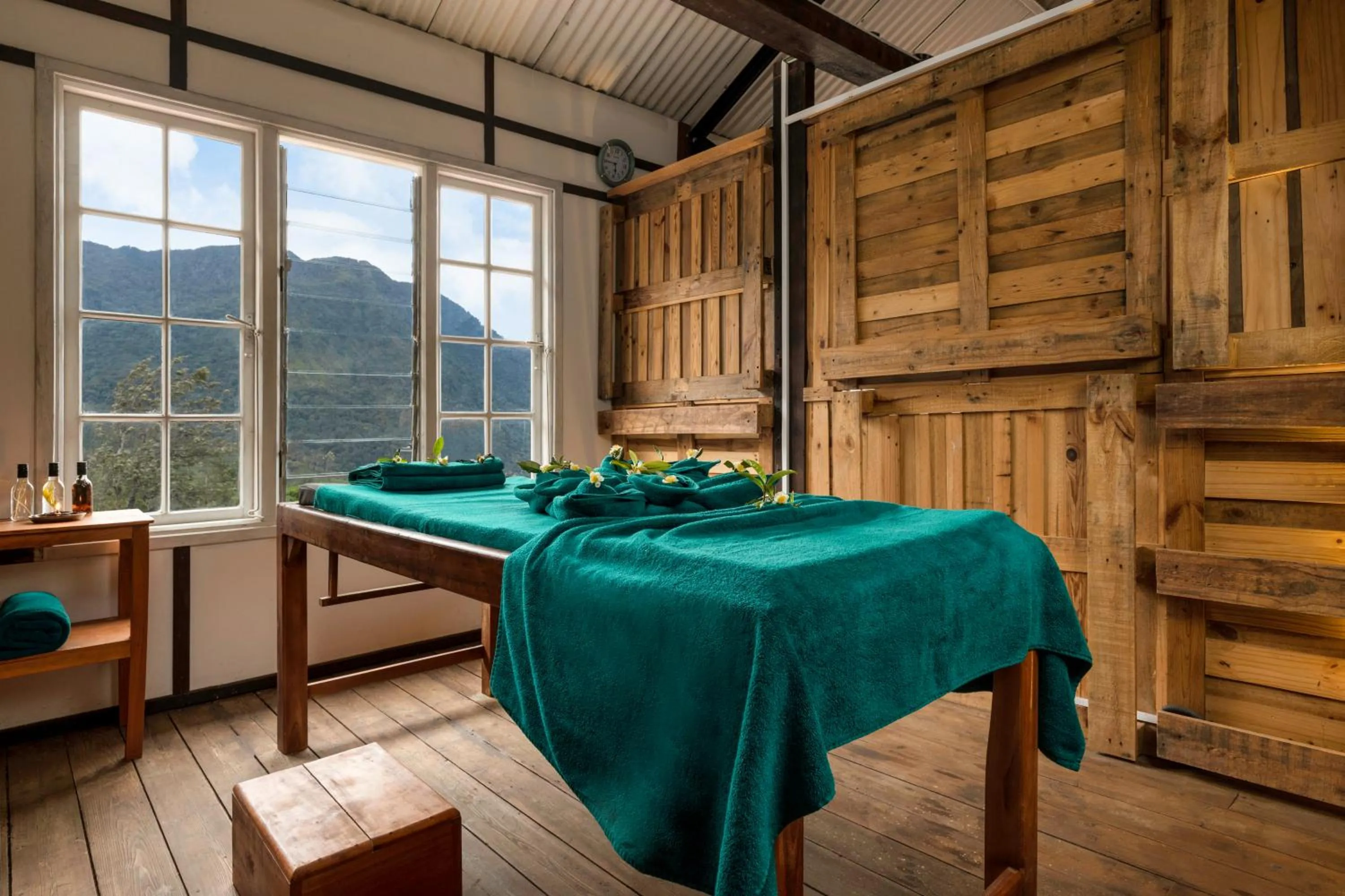 Massage in Tea and Experience Factory - Thema Collection