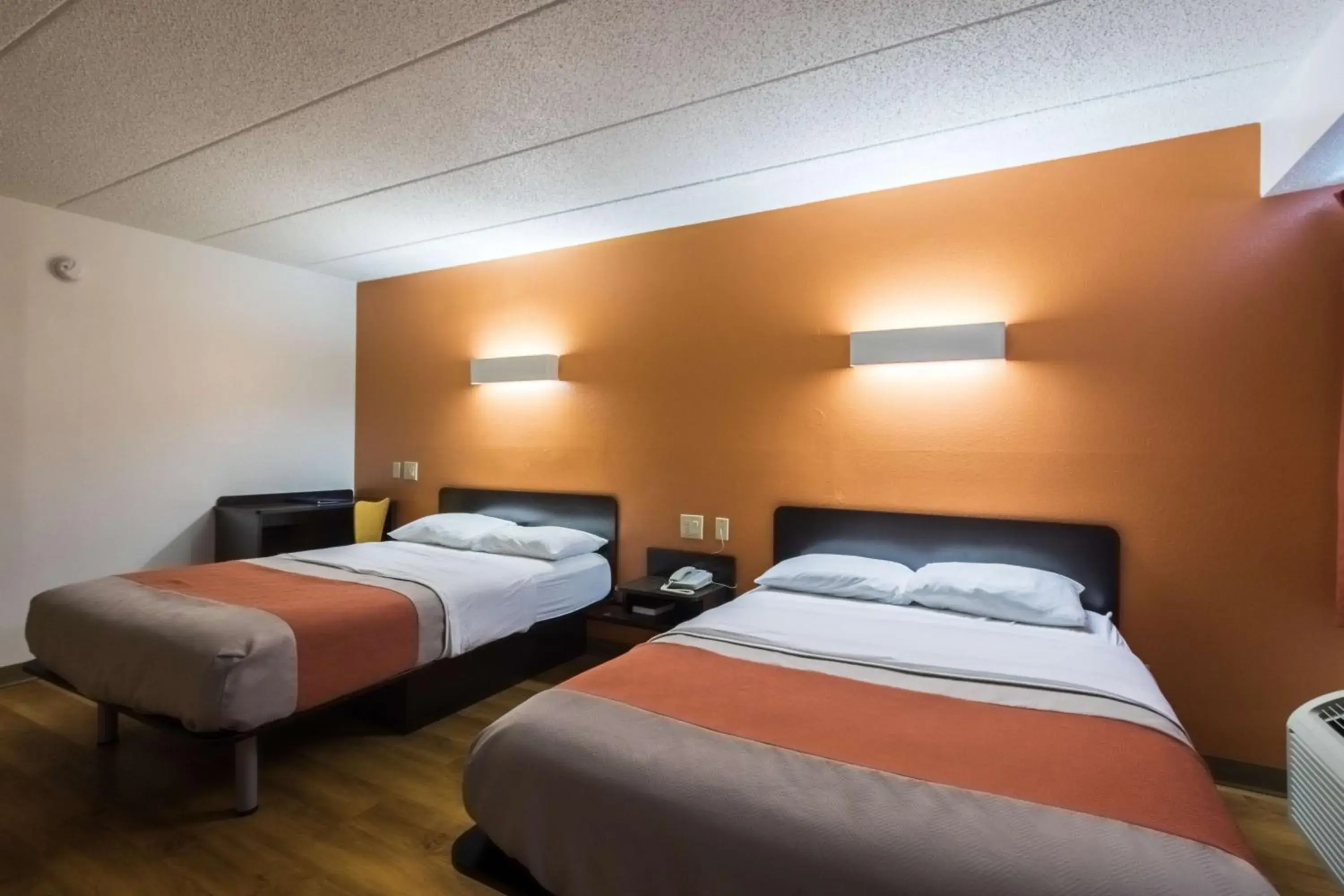 TV and multimedia, Bed in Motel 6-Crawfordsville, IN TV and multimedia, Bed in Motel 6-Crawfordsville, IN