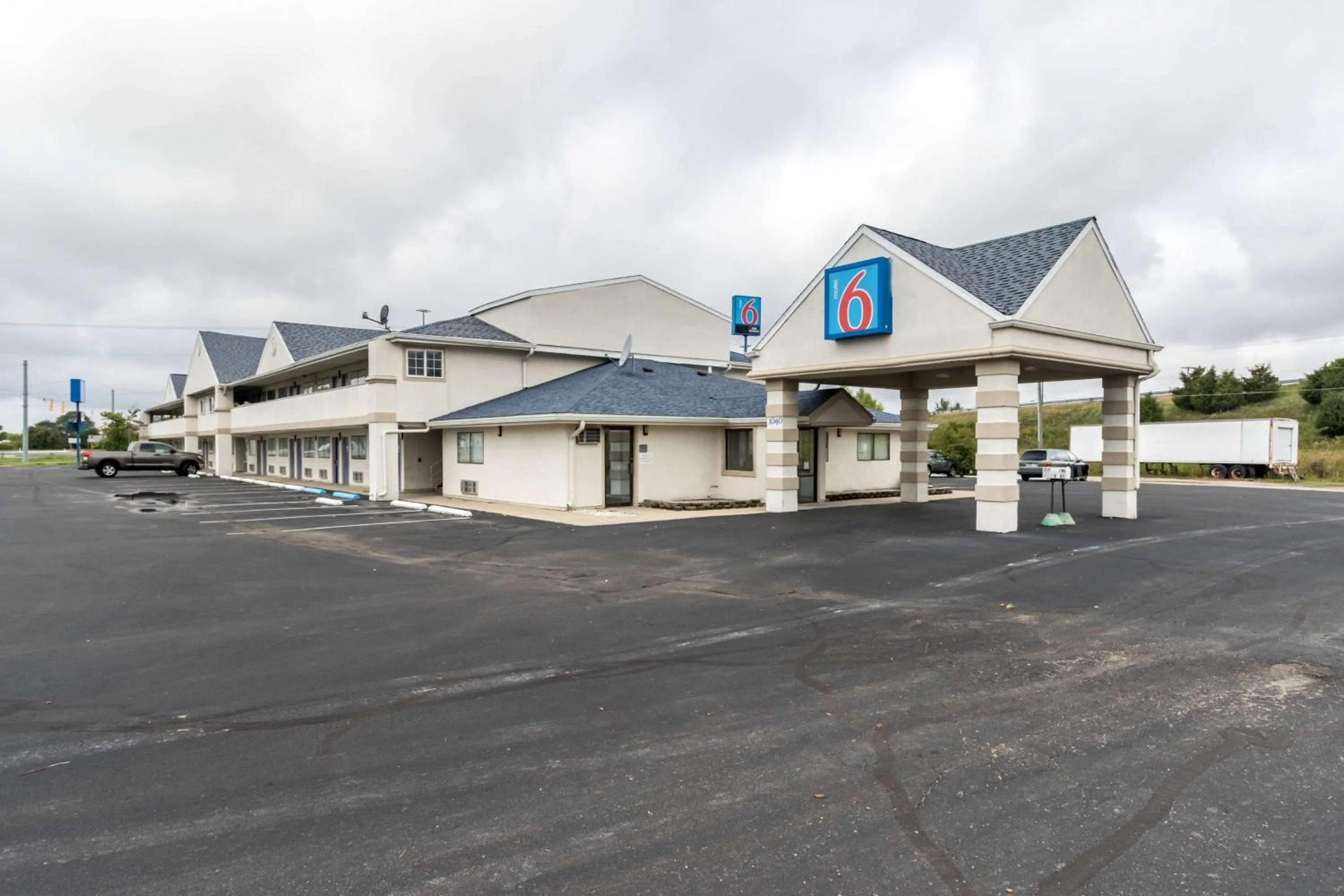 Property building in Motel 6-Crawfordsville, IN