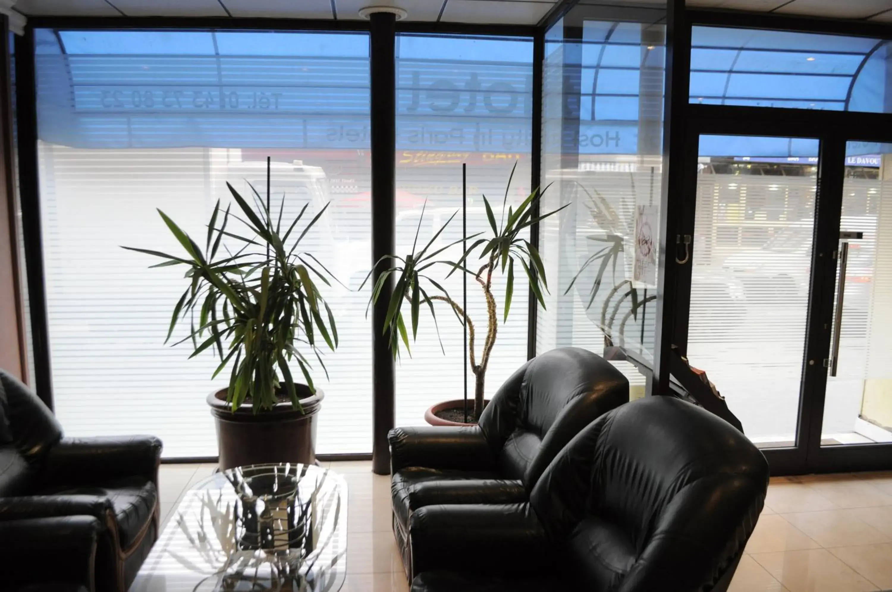 Lobby or reception in Hipotel Paris Printania