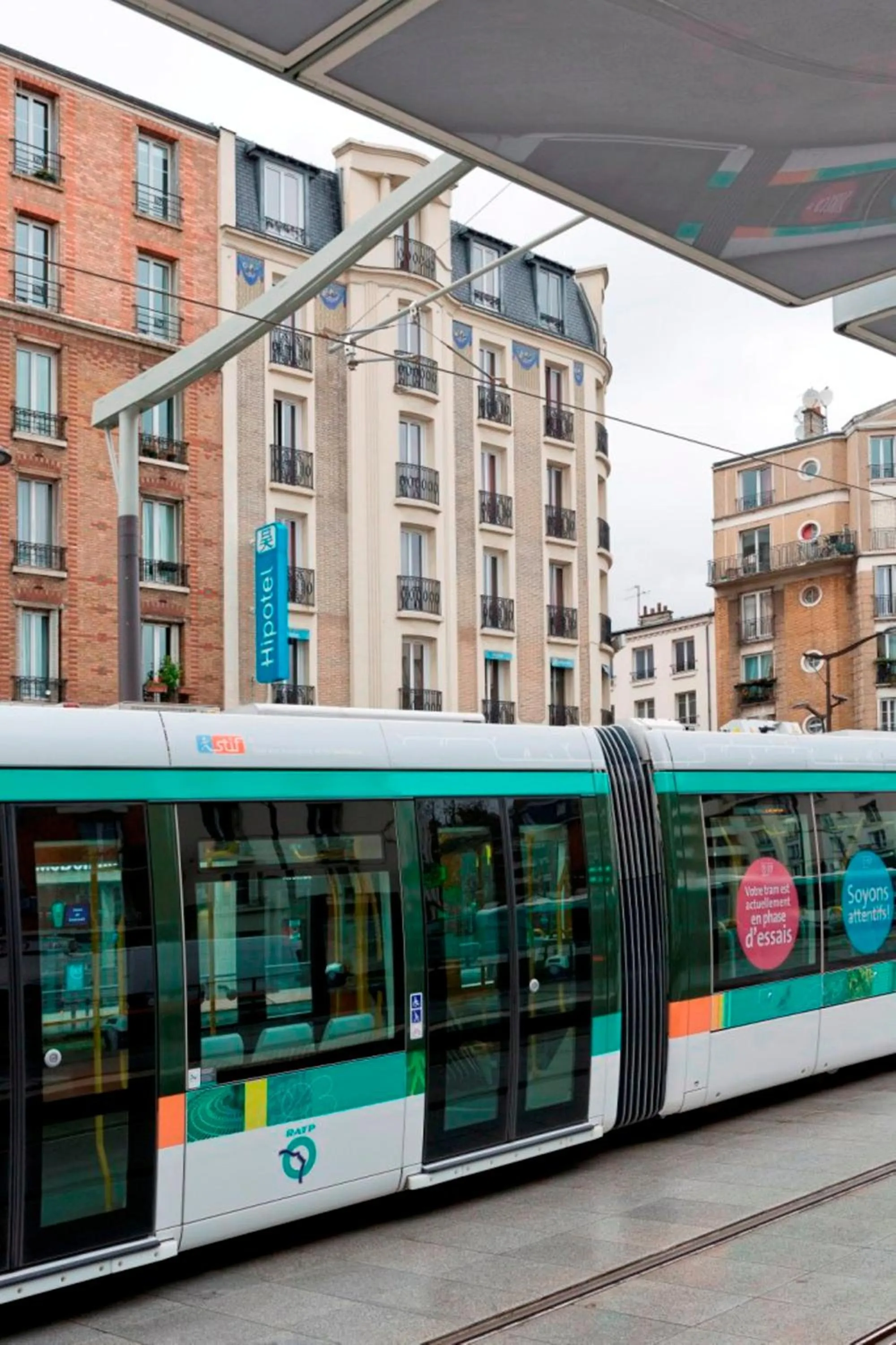 Area and facilities in Hipotel Paris Printania Maraichers