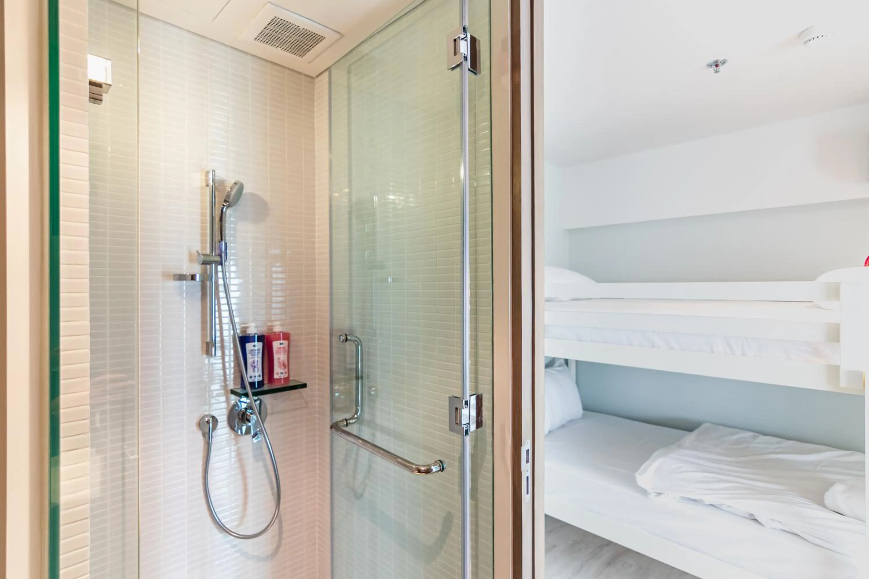 Bathroom in Pattaya Holiday at Veranda Residence Pattaya