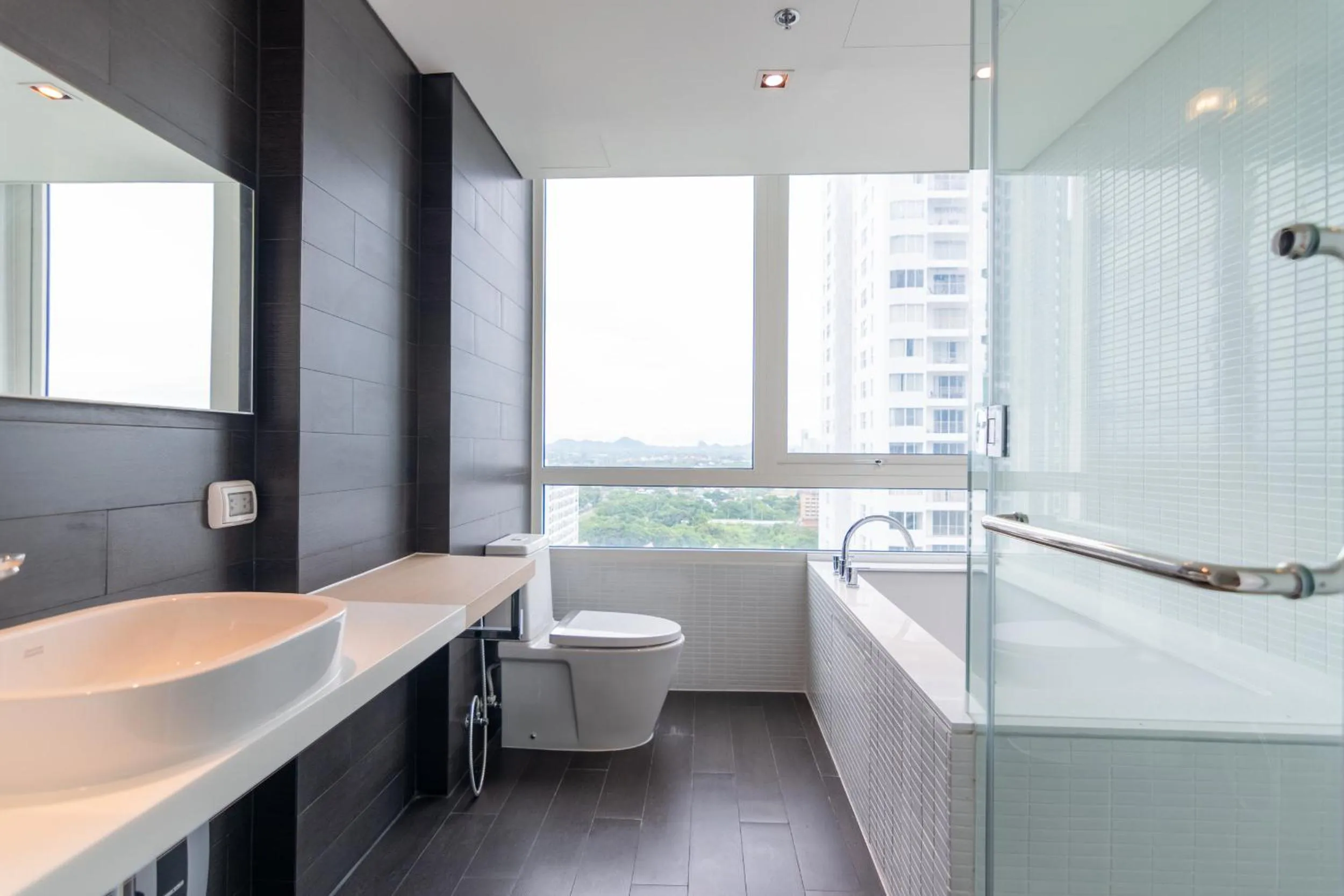 Bathroom in Pattaya Holiday at Veranda Residence Pattaya