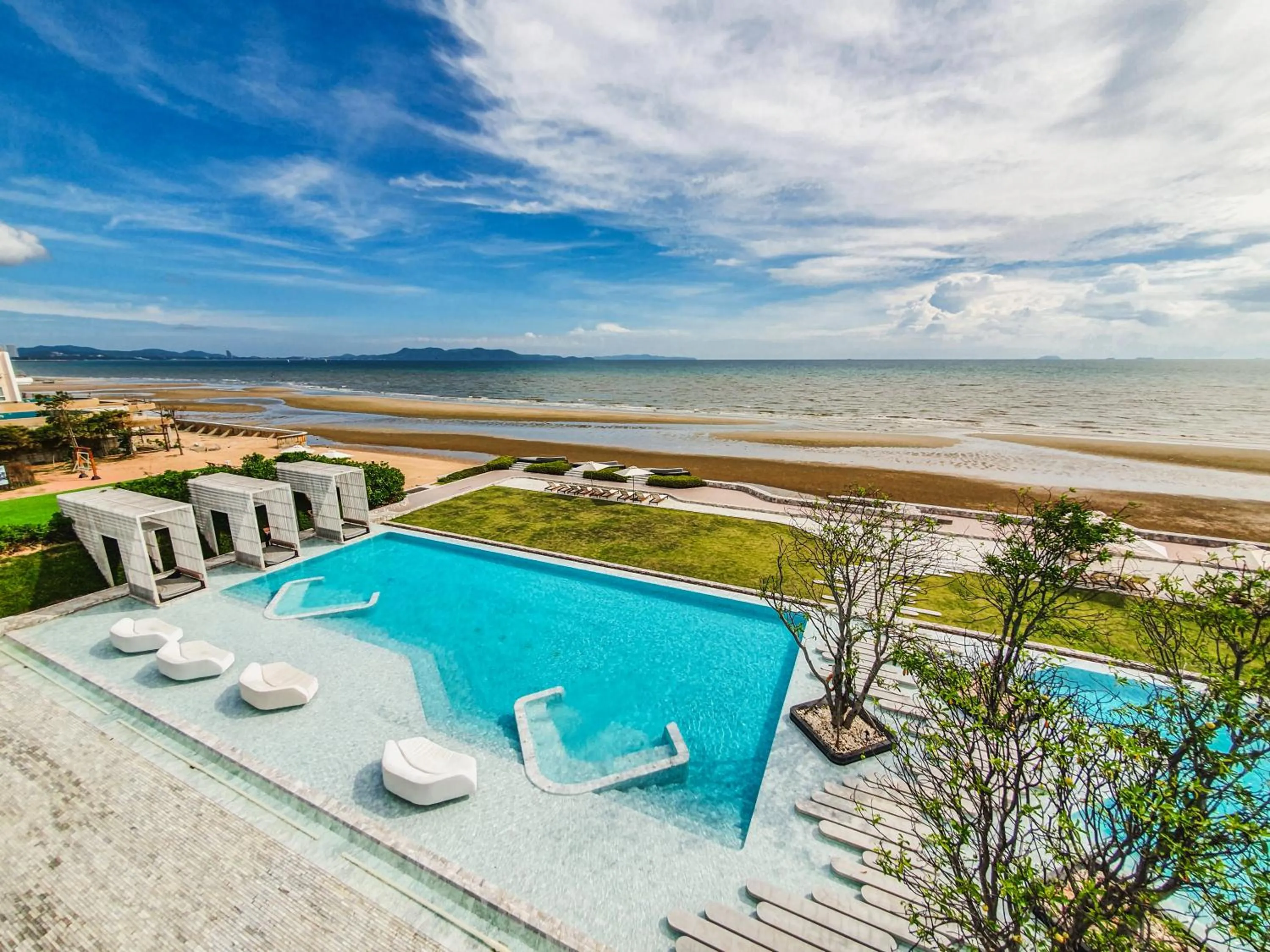 Beach in Pattaya Holiday at Veranda Residence Pattaya