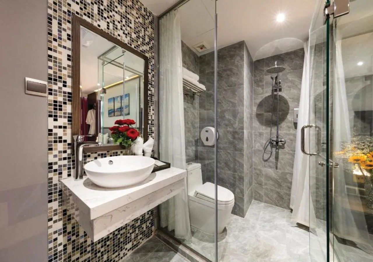 Shower in Ivy Hotel Nha Trang