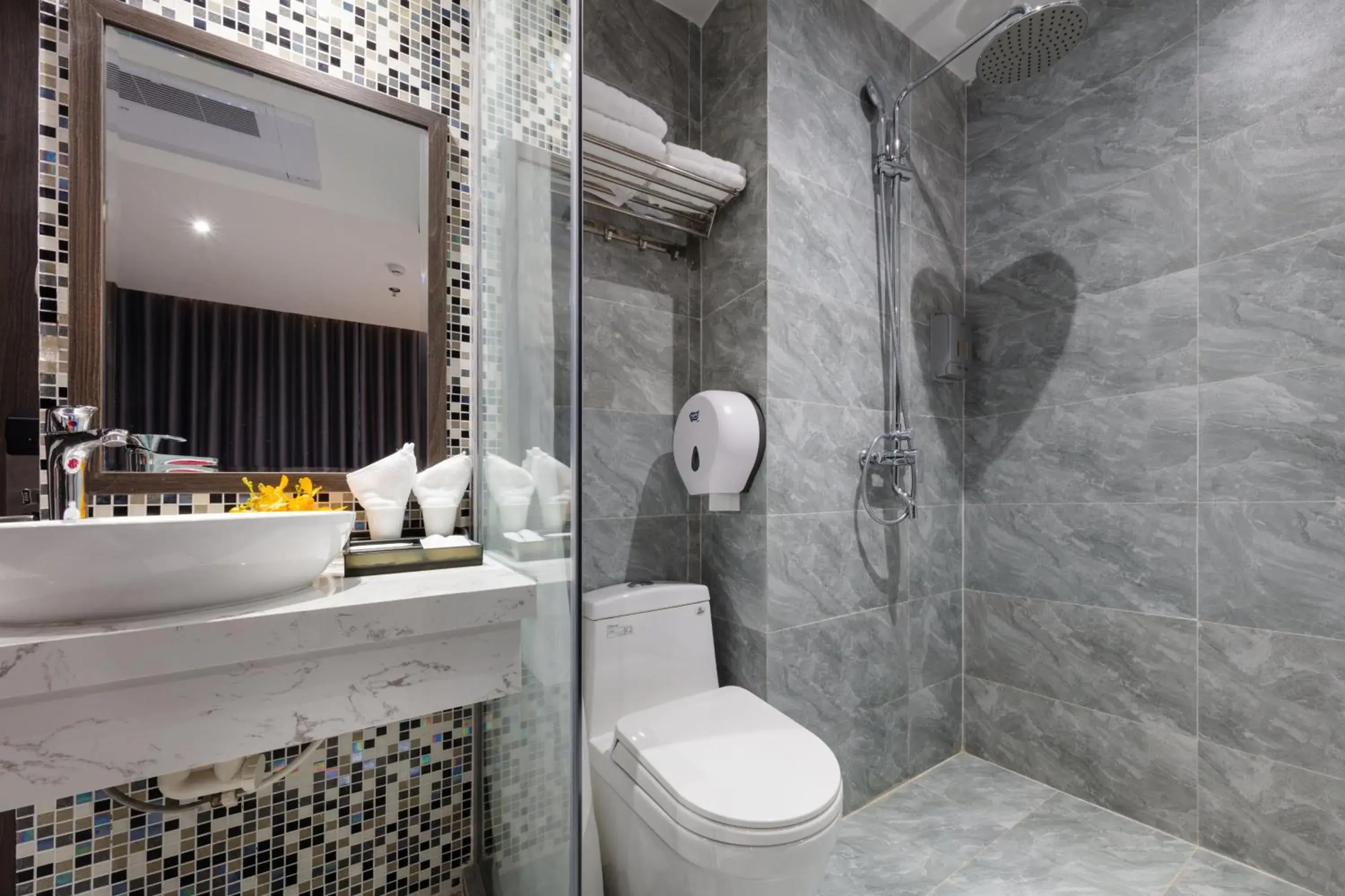 Bathroom in Ivy Hotel Nha Trang Bathroom in Ivy Hotel Nha Trang