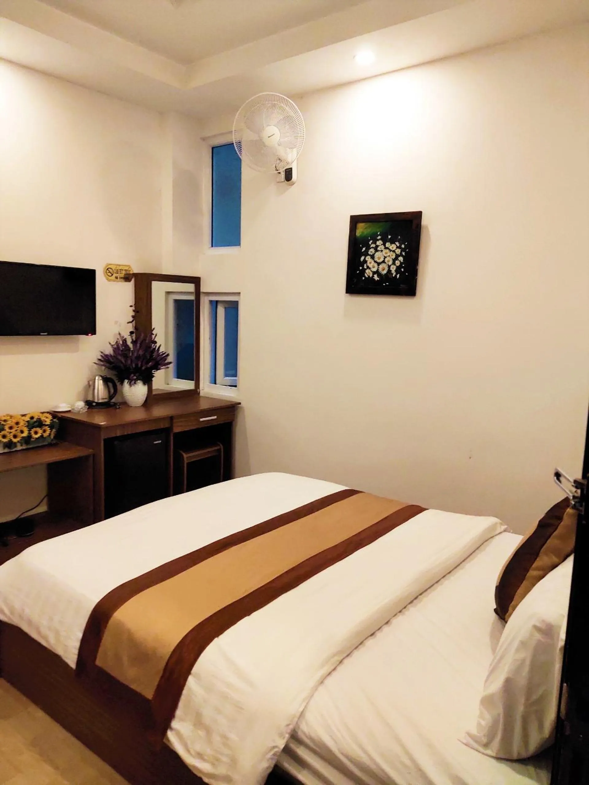 Bed in New Hampton Suits-Tam Xuan Centre Hotel