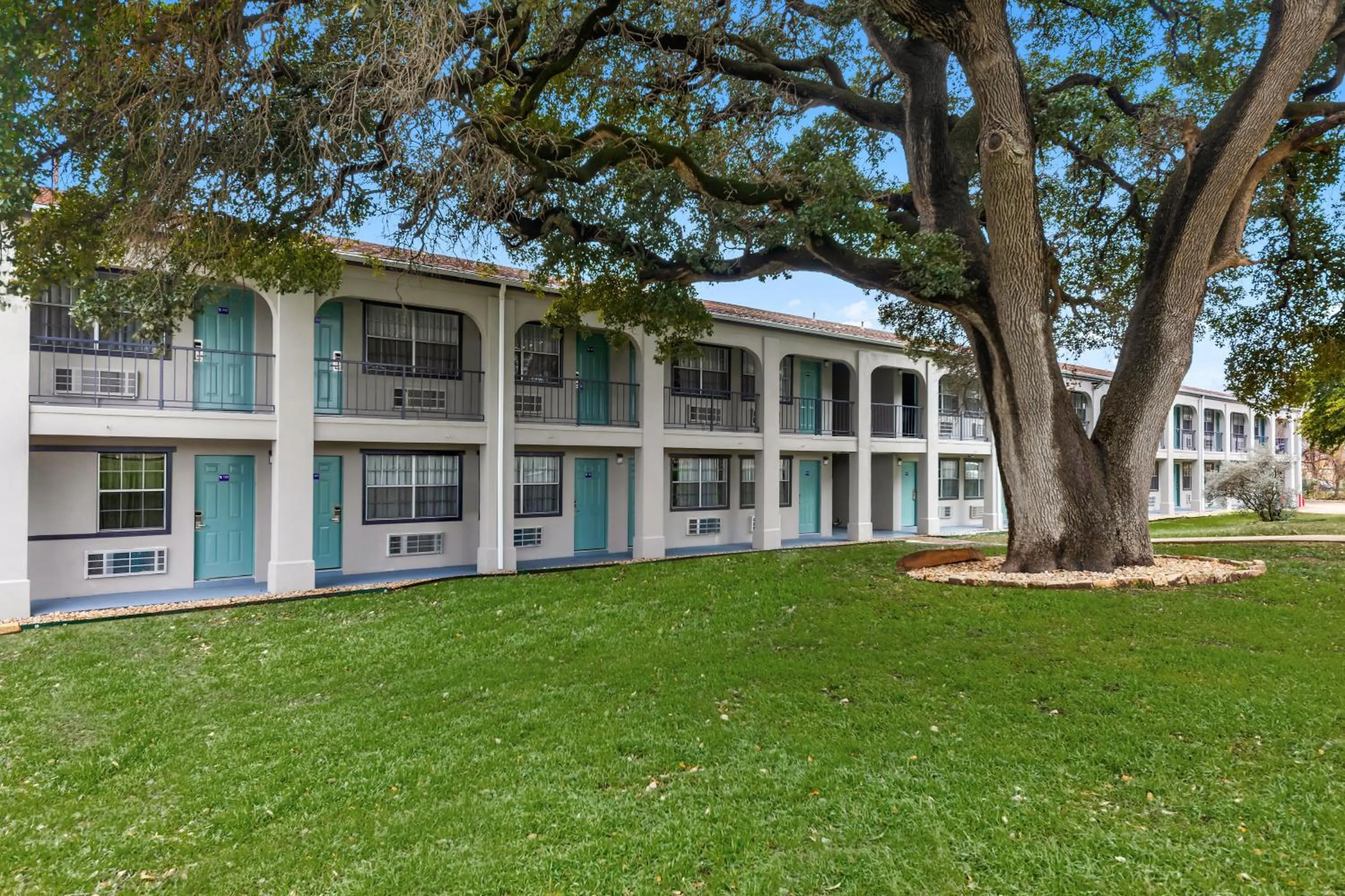 Property building in Knights Inn - Belton/Temple