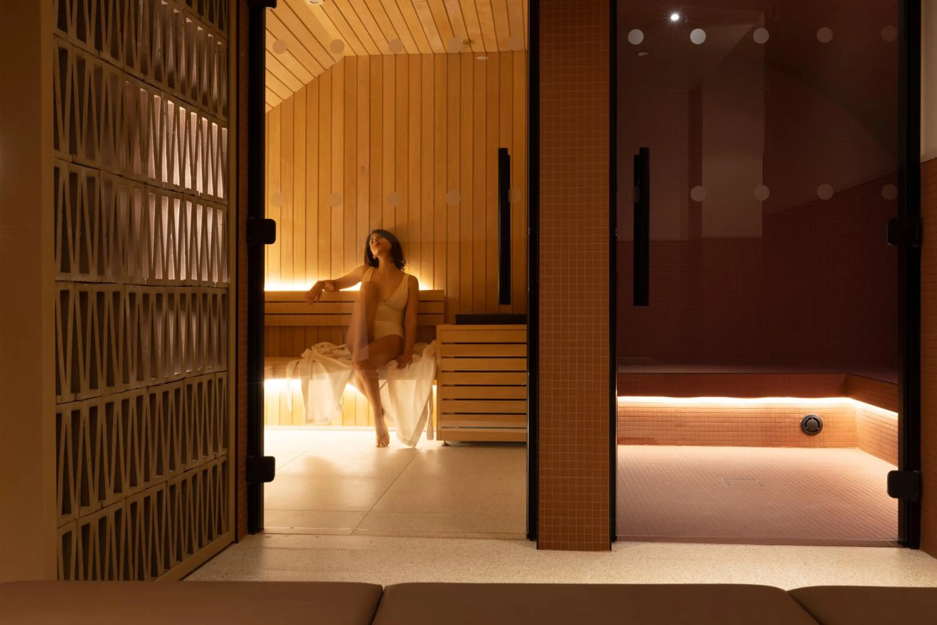 Spa and wellness centre/facilities, Bed in Hôtel Toujours & Spa
