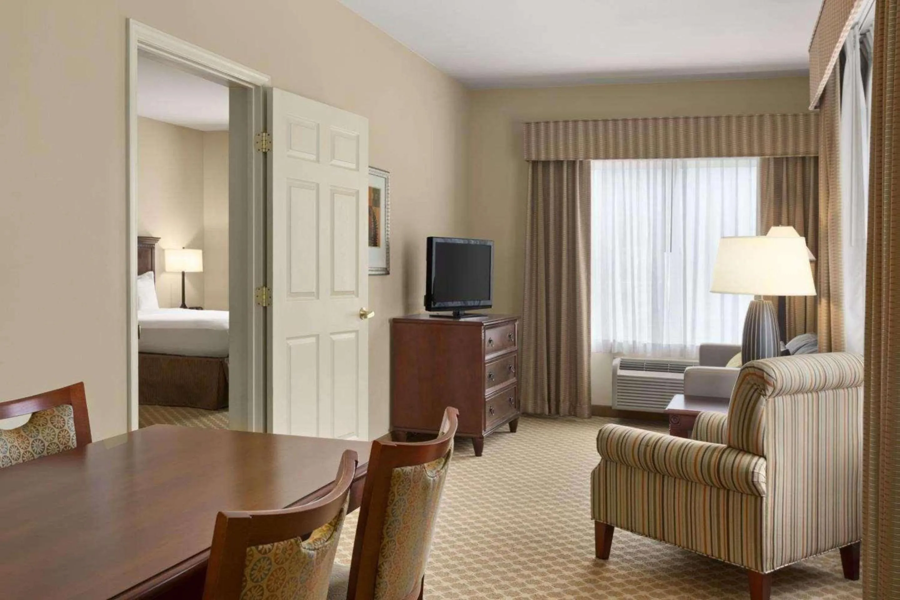 Bedroom, Bed in Country Inn & Suites by Radisson, Saraland, AL