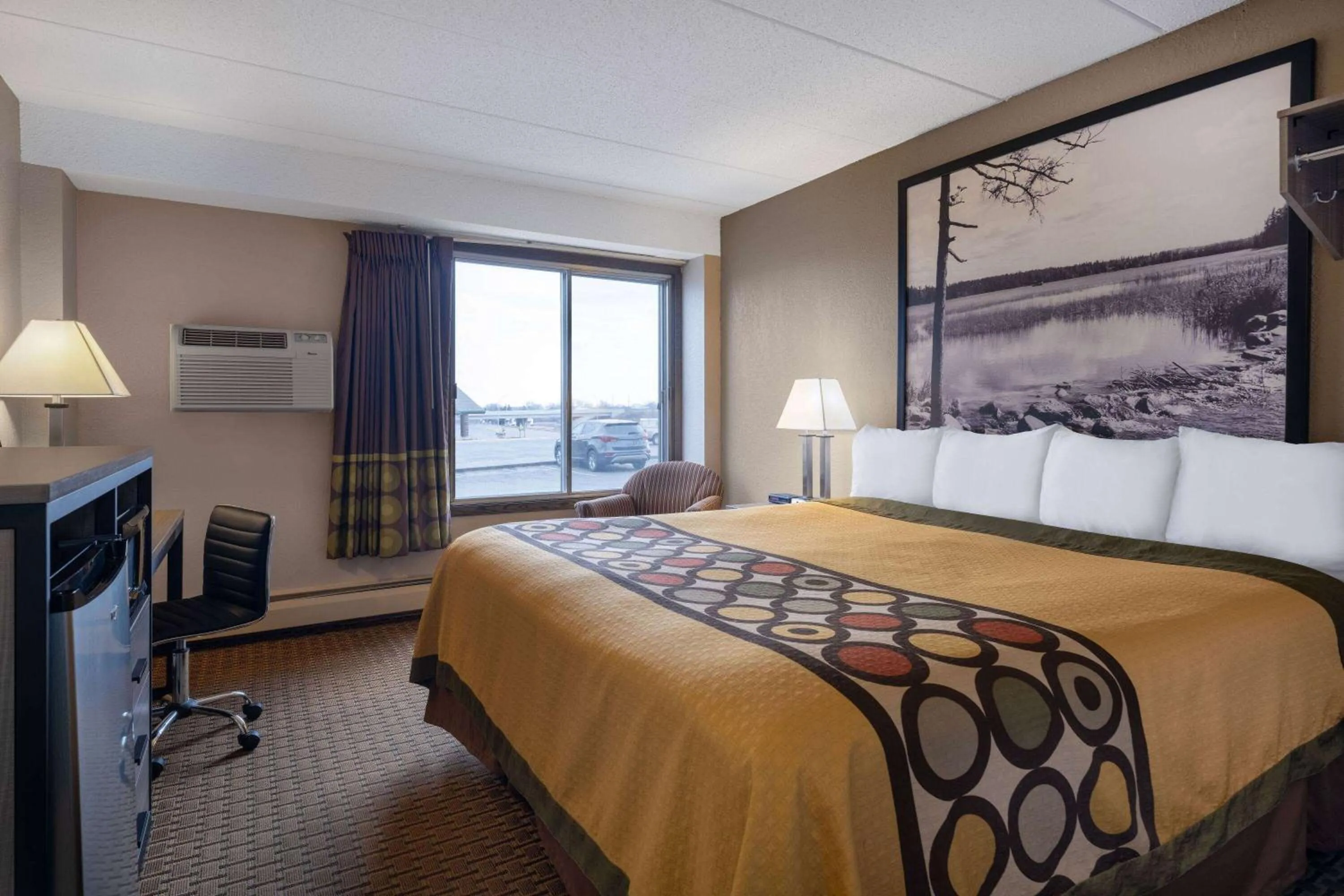 Photo of the whole room, Bed in Super 8 by Wyndham Owatonna