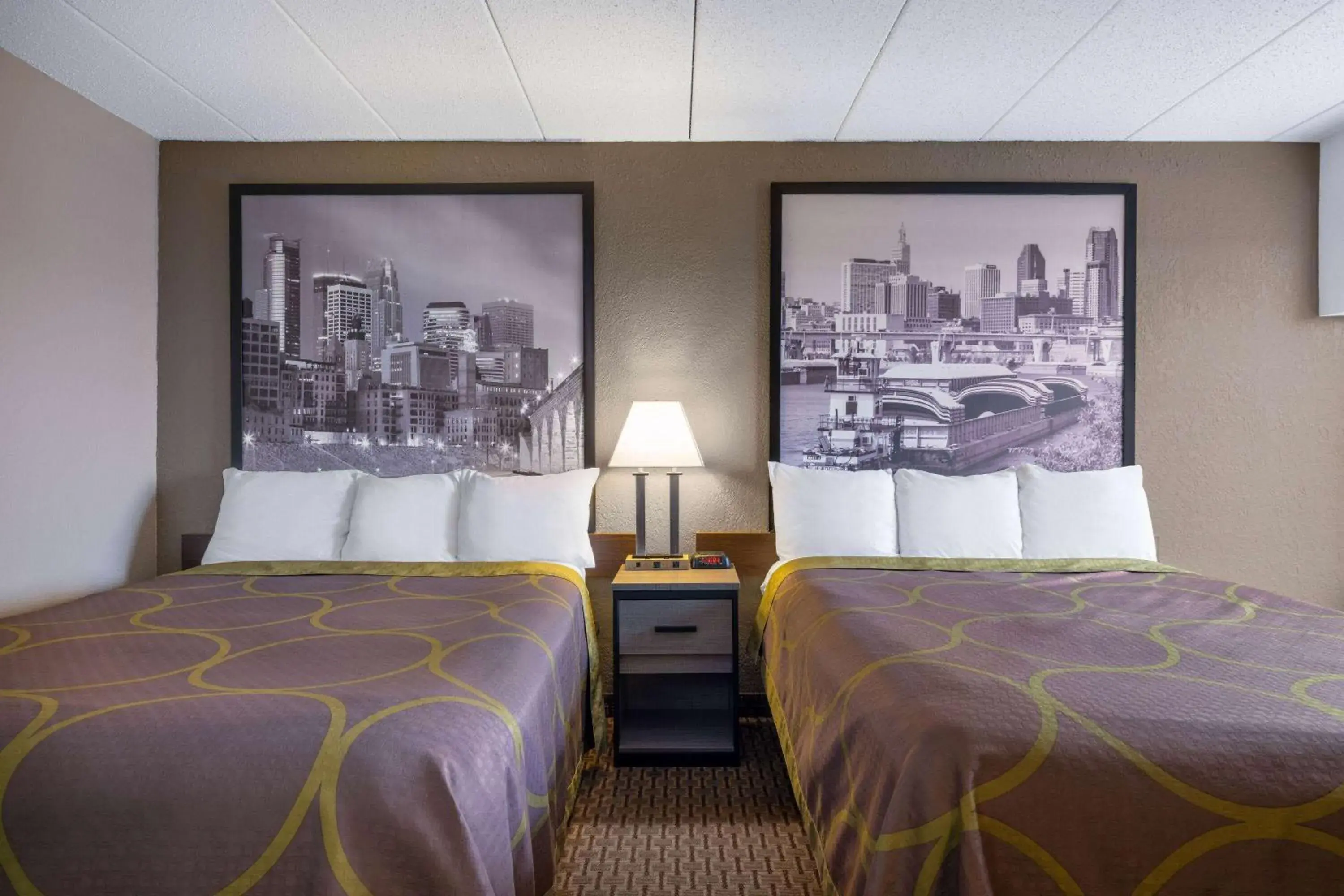 Photo of the whole room, Bed in Super 8 by Wyndham Owatonna Photo of the whole room, Bed in Super 8 by Wyndham Owatonna