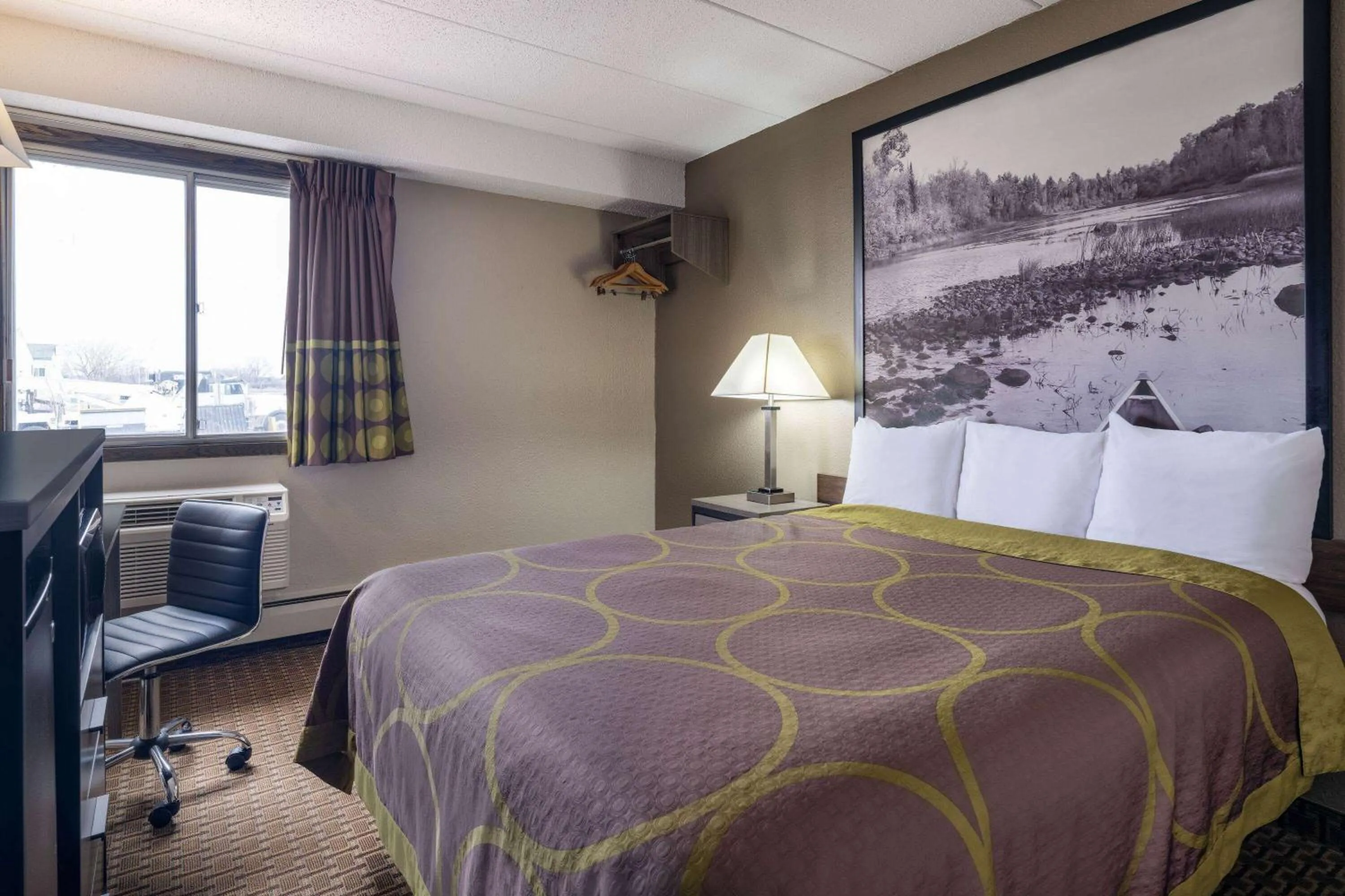 Photo of the whole room, Bed in Super 8 by Wyndham Owatonna