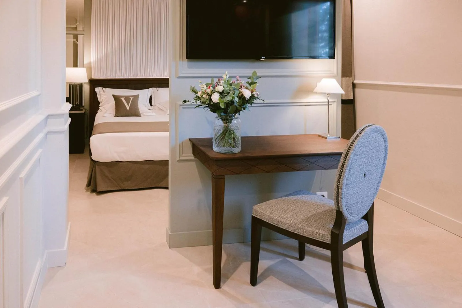 Bedroom, Bed in Le Vallon de Valrugues Hotel Spa & Villas