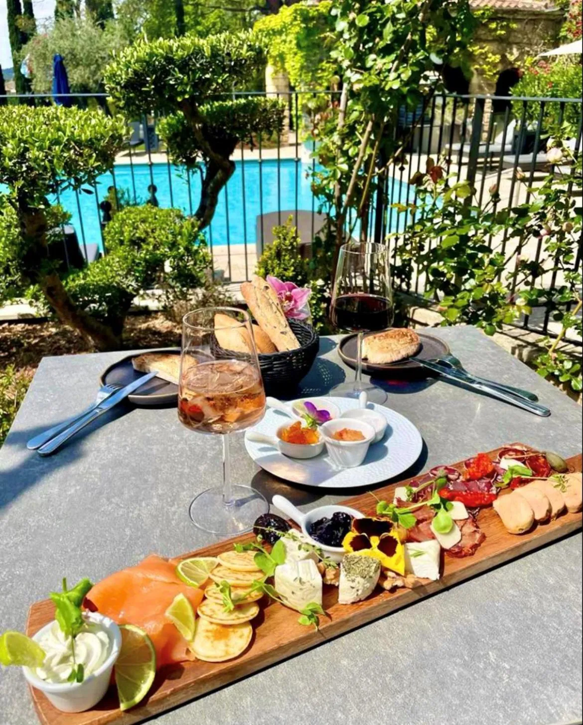 Restaurant/places to eat in Le Vallon de Valrugues Hotel Spa & Villas