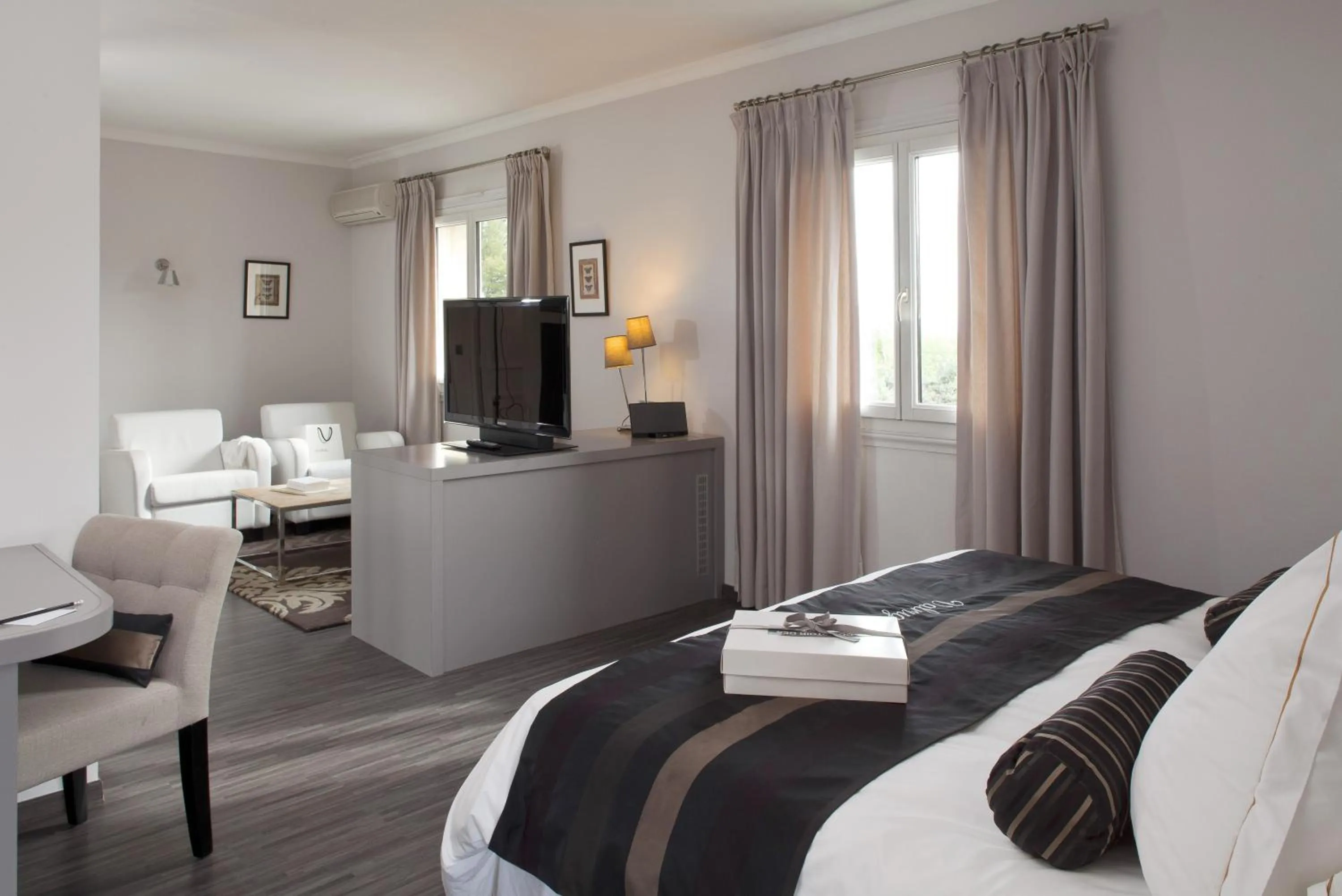 Bedroom, Bed in Le Vallon de Valrugues Hotel Spa & Villas