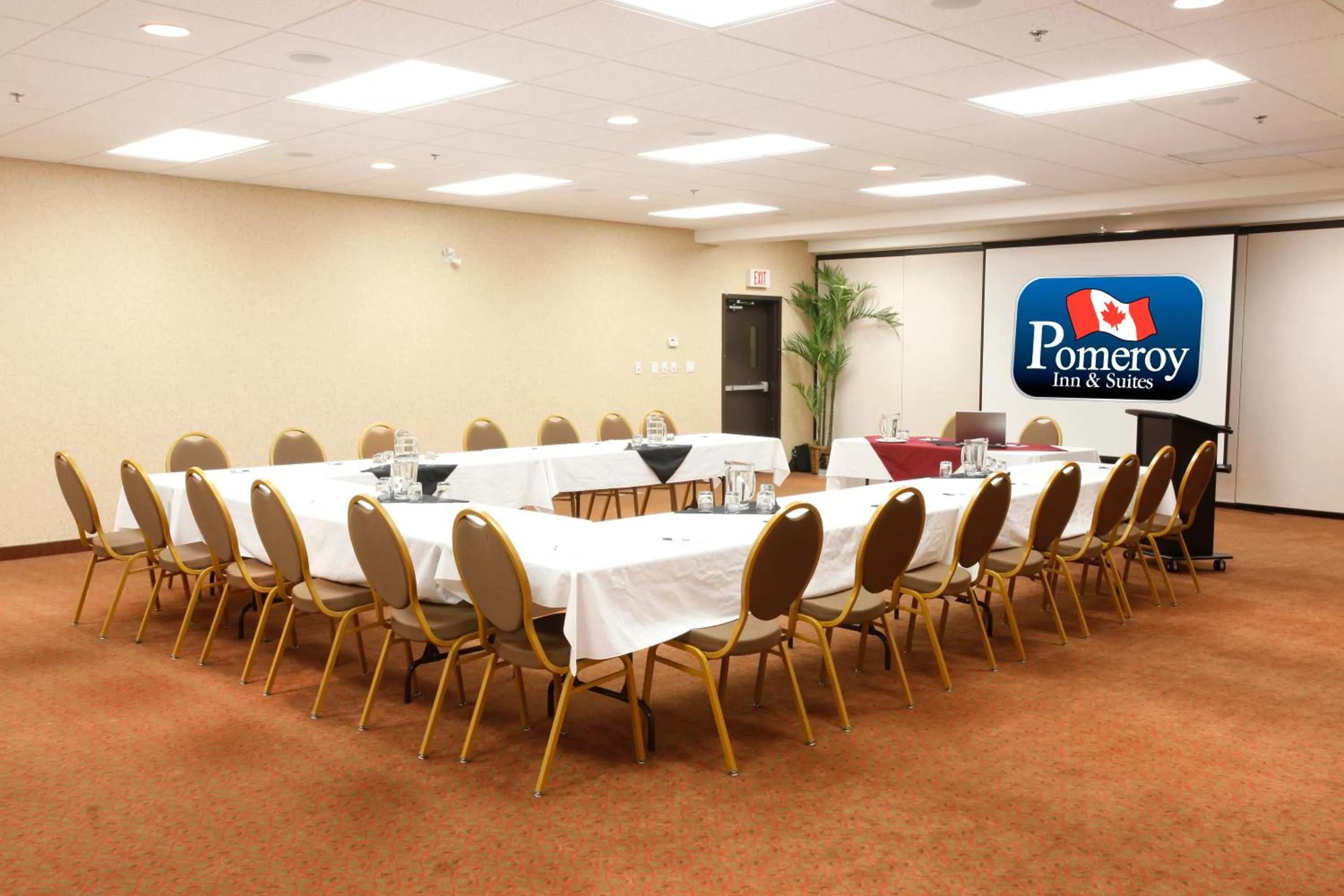 Meeting/conference room in Pomeroy Inn and Suites Chetwynd
