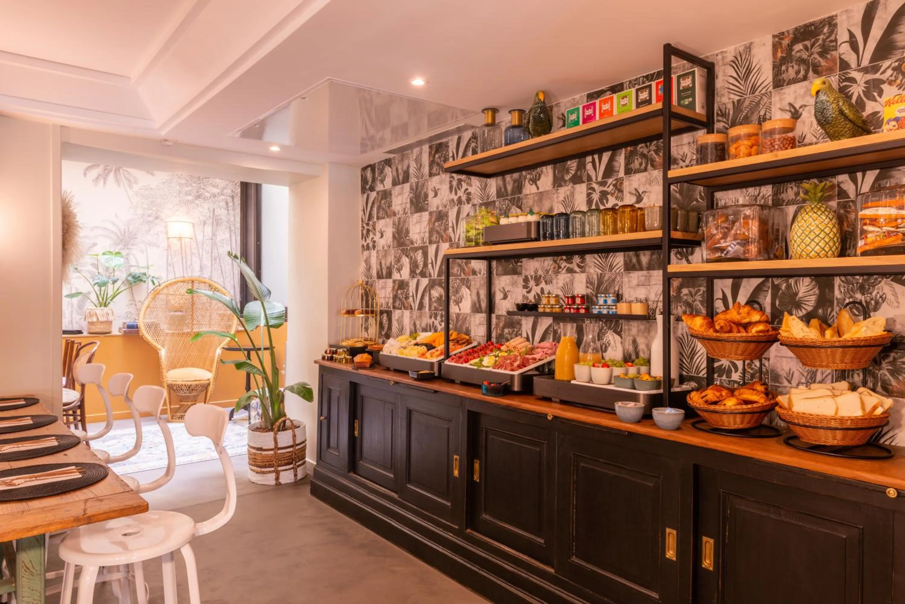 Breakfast in Hotel Touraine Opera