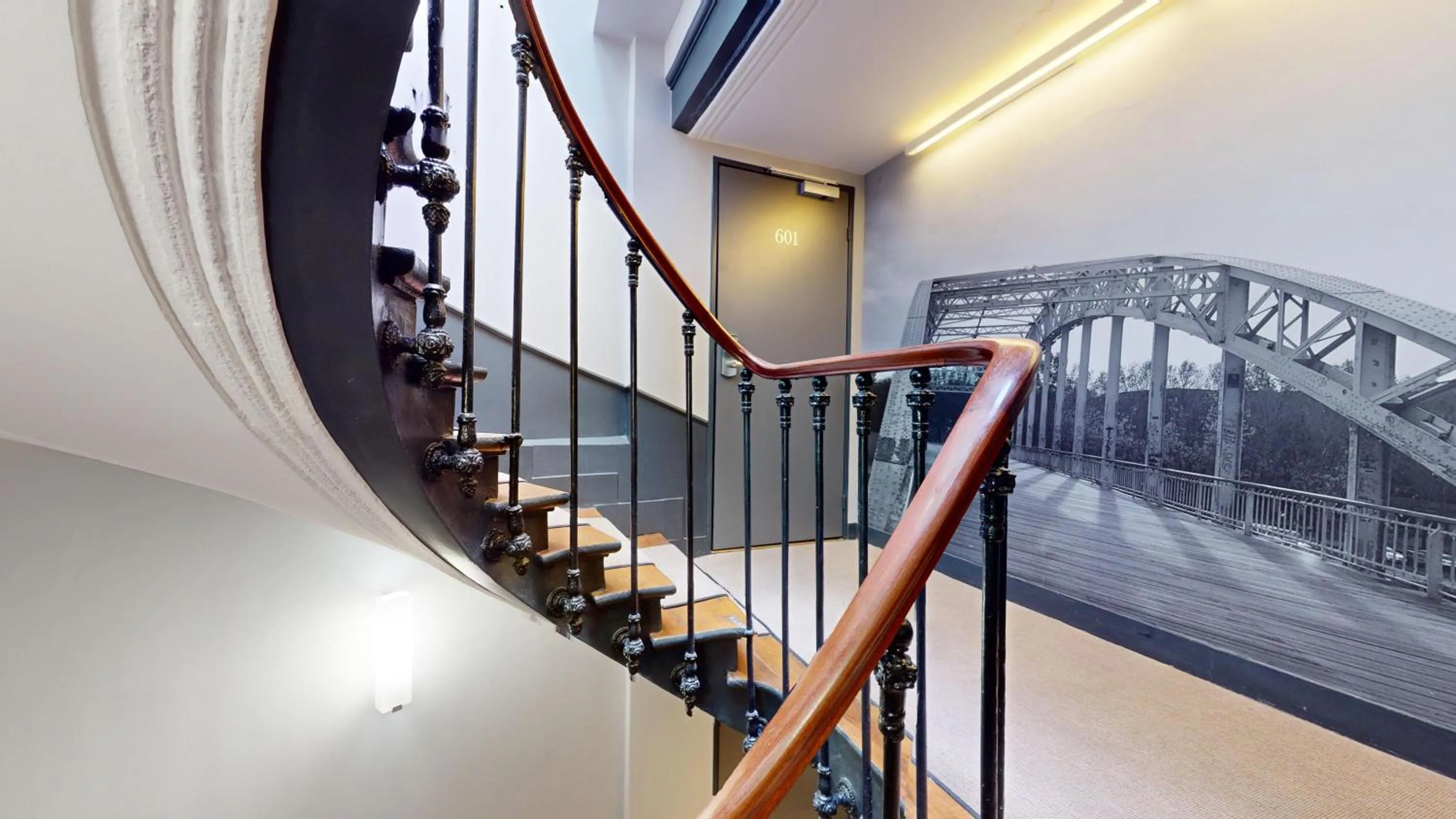 Decorative detail in Best Western Hotel Opéra Drouot