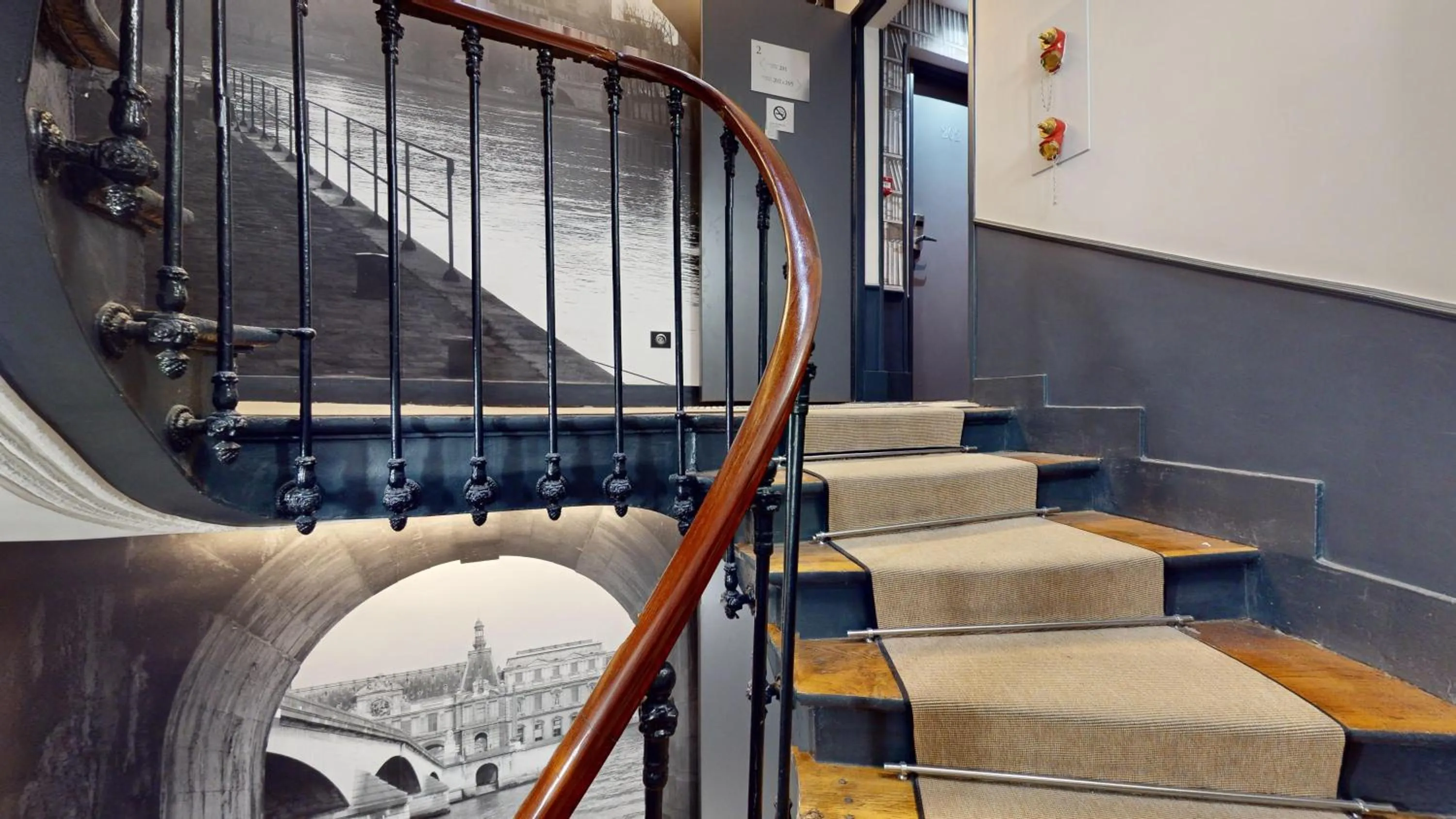 Decorative detail in Best Western Hotel Opéra Drouot