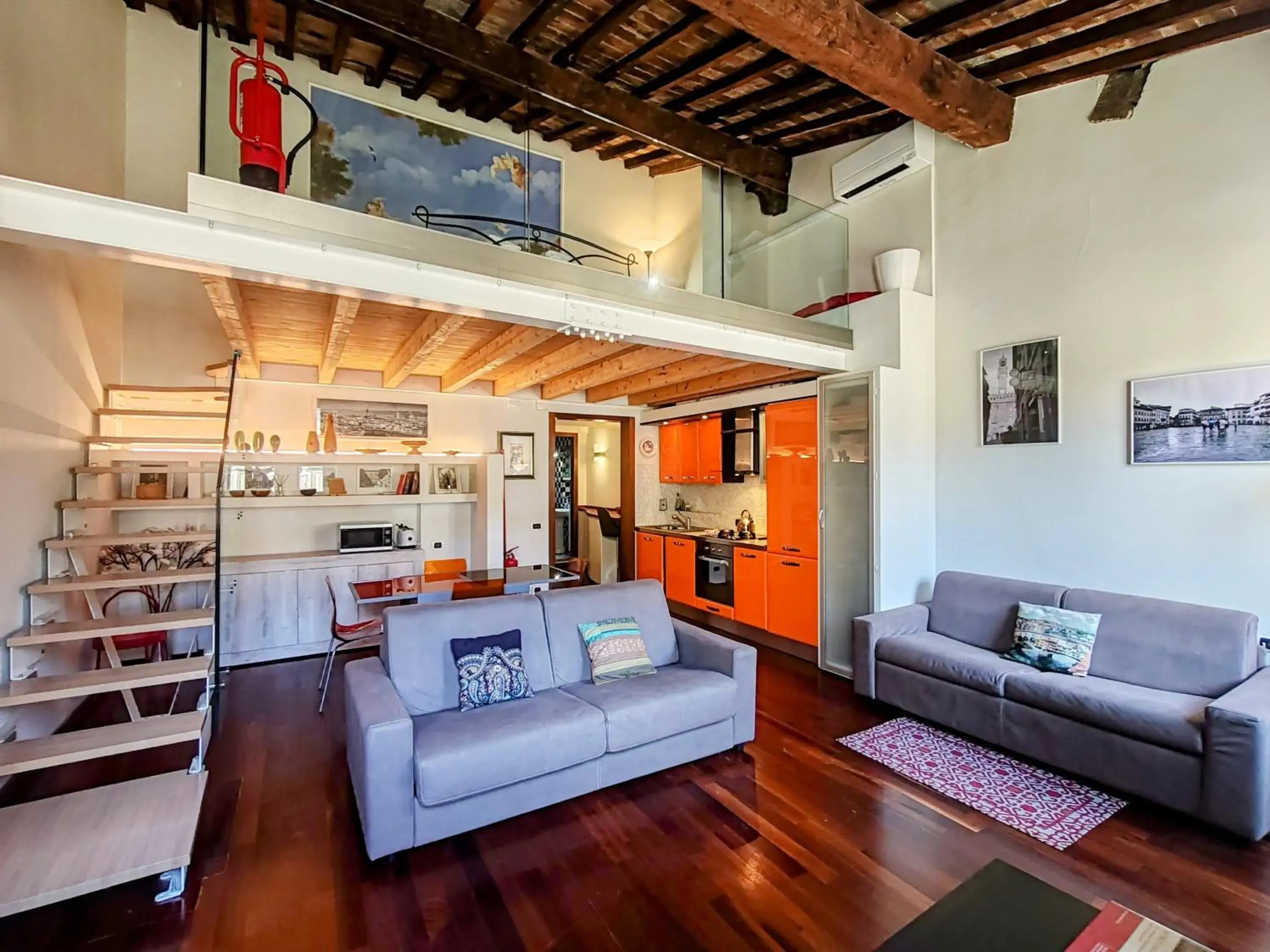 Cavour Suite Mezzanine by 360Rentals Cavour Suite Mezzanine by 360Rentals