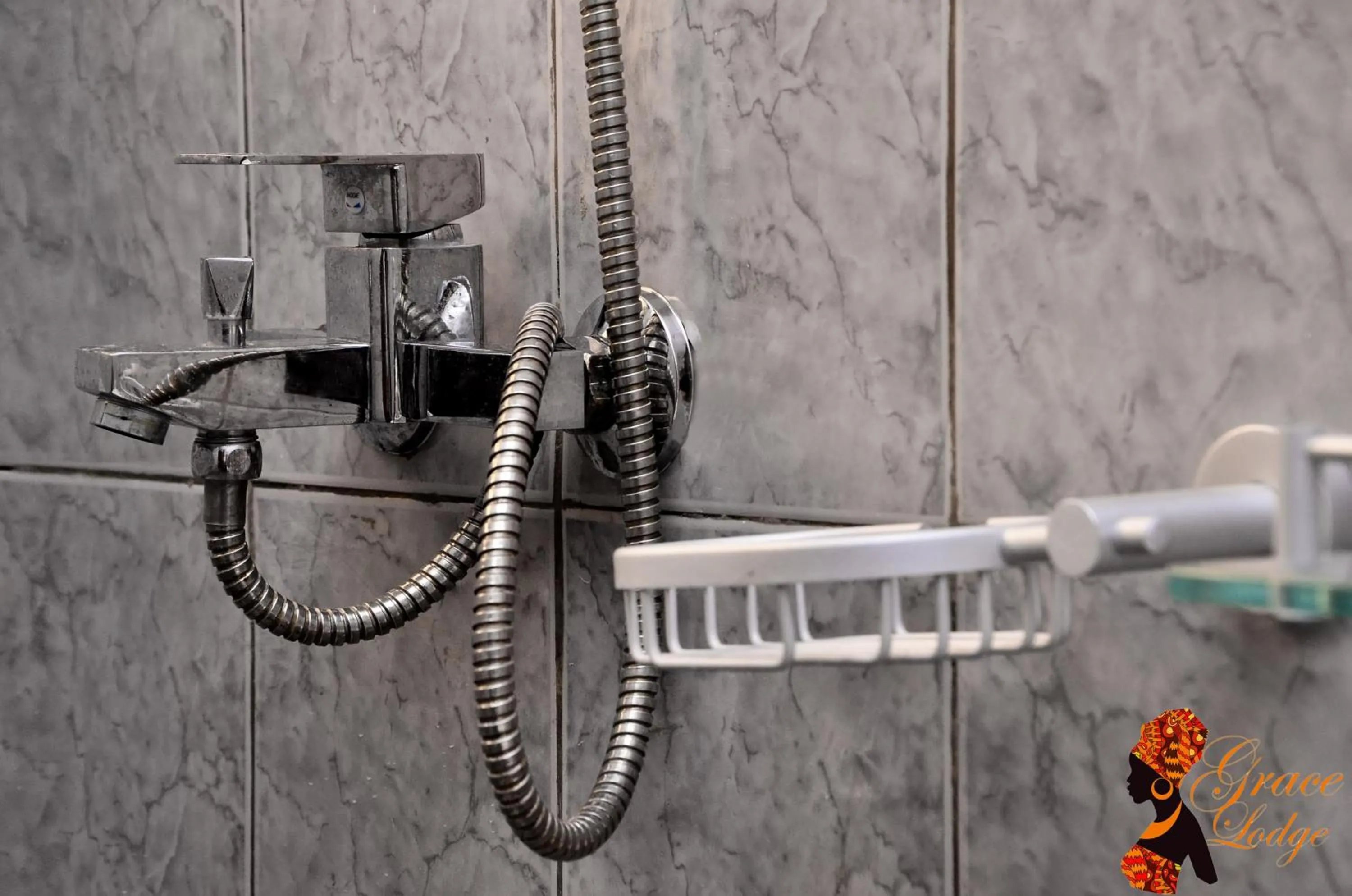 Shower in GRACE LODGE