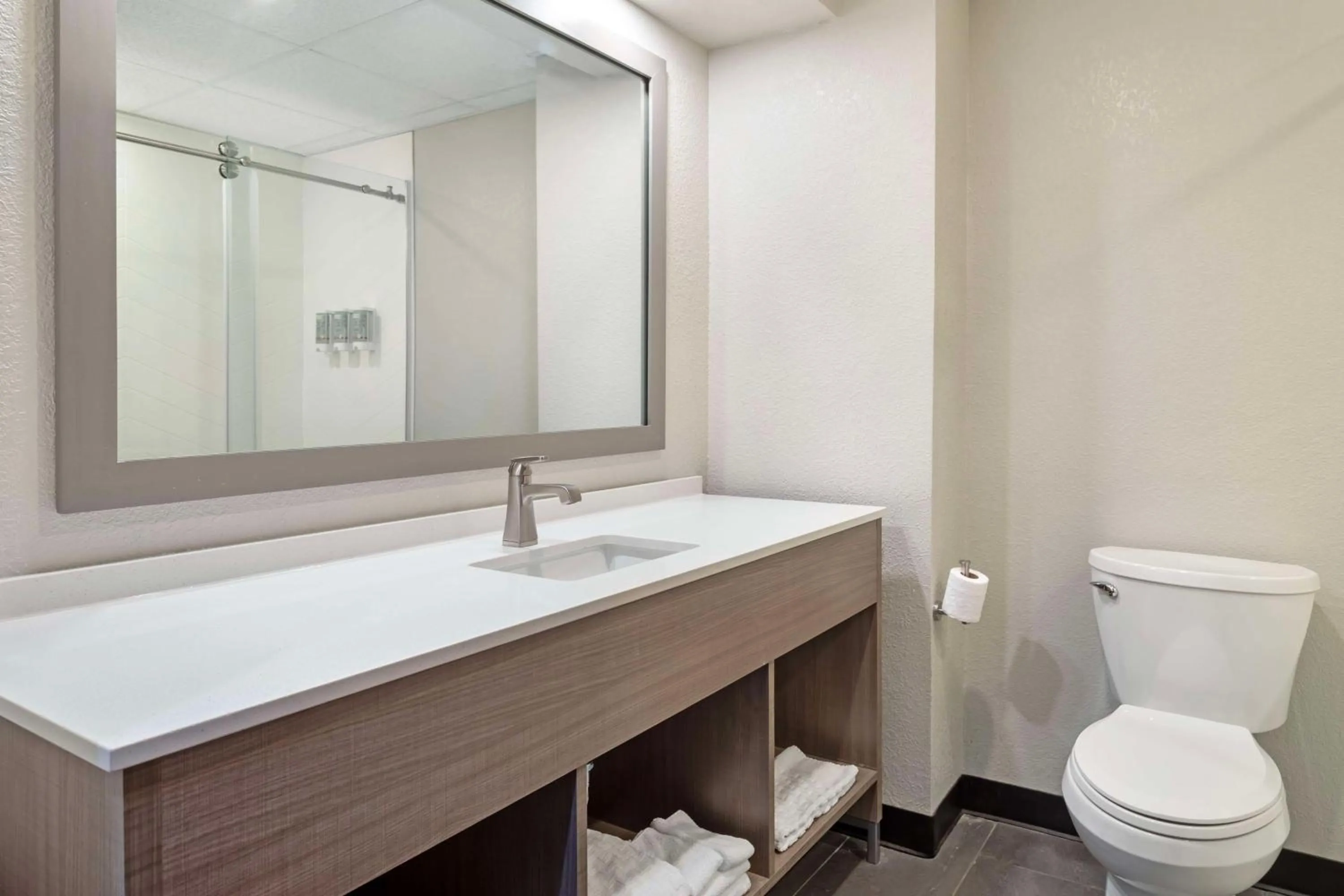 Bathroom in Best Western of Wise