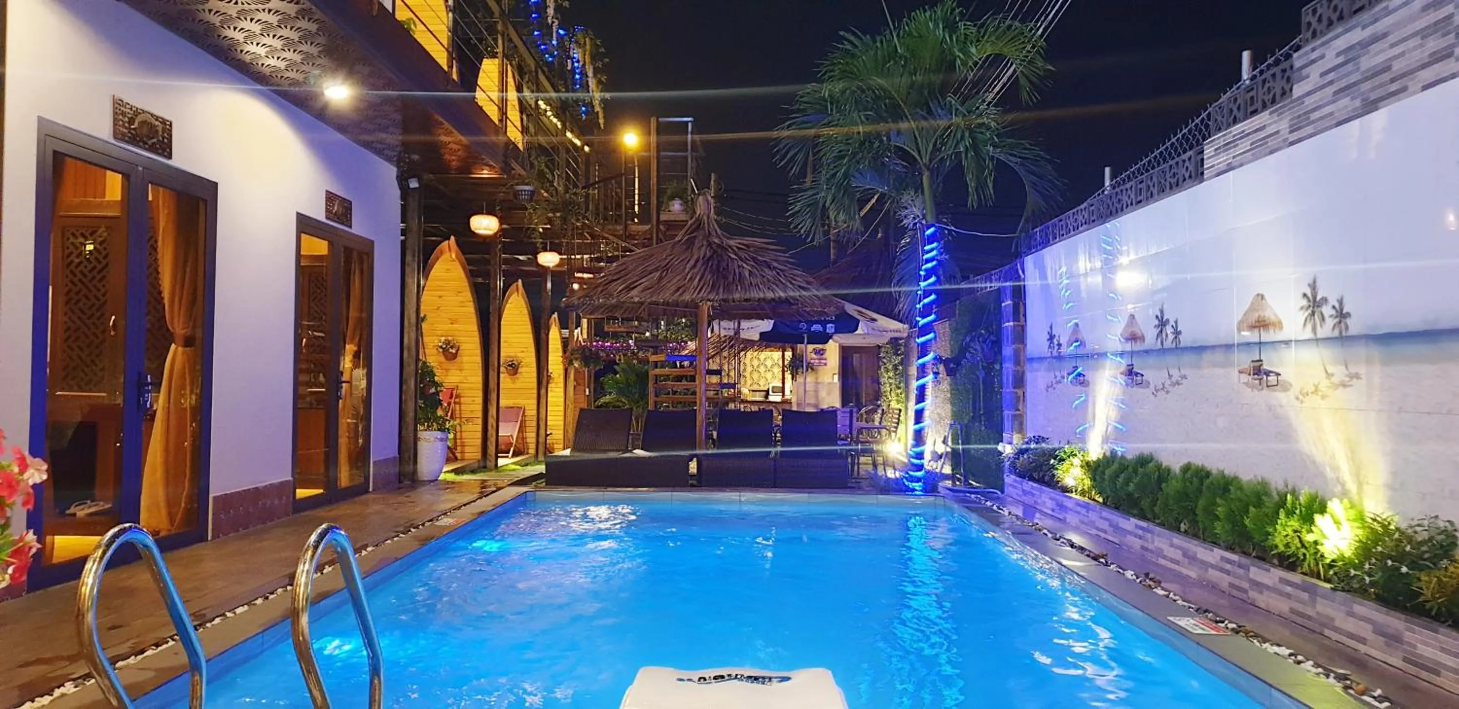 Swimming pool in Mi Lan Boutique Resort