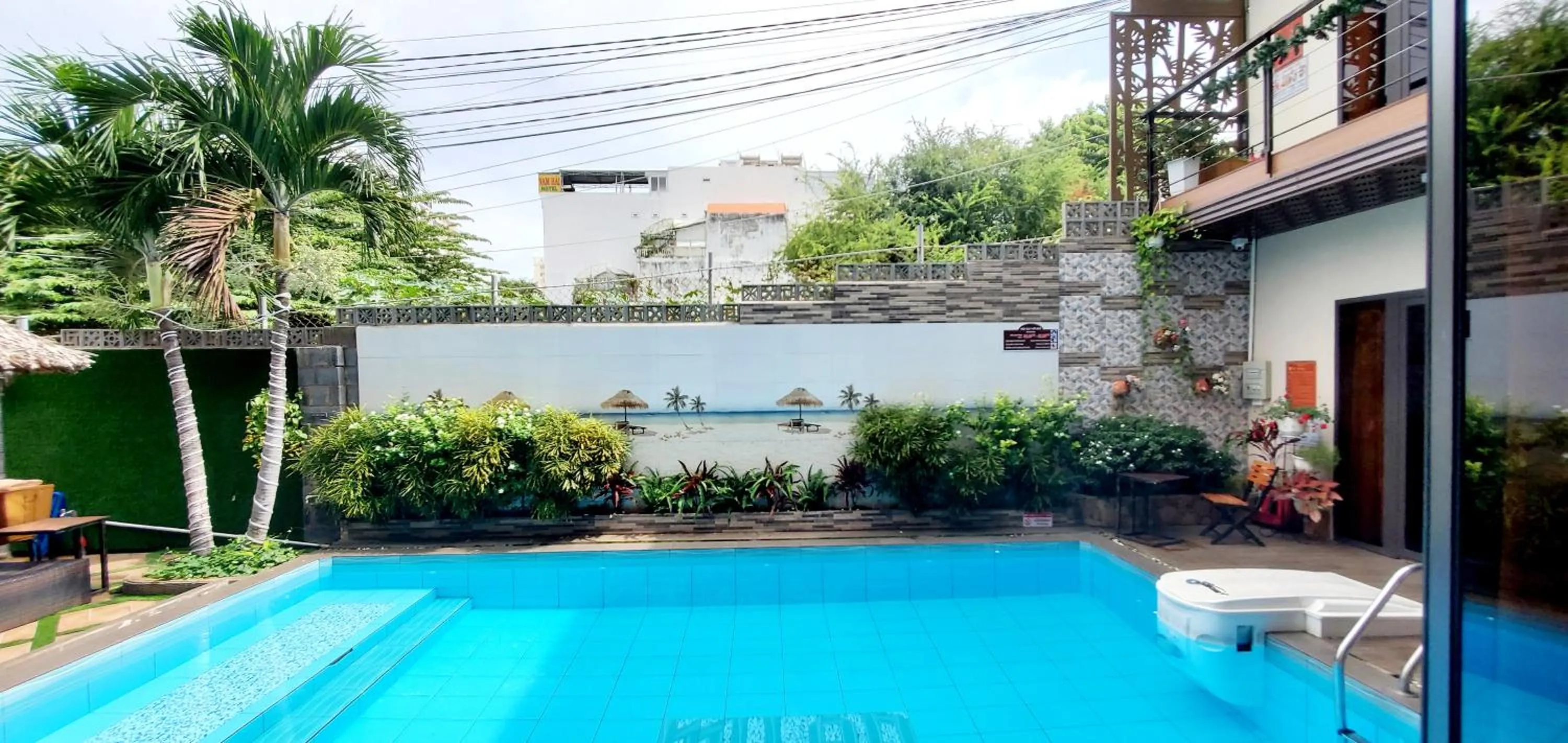 Swimming pool in Mi Lan Boutique Resort