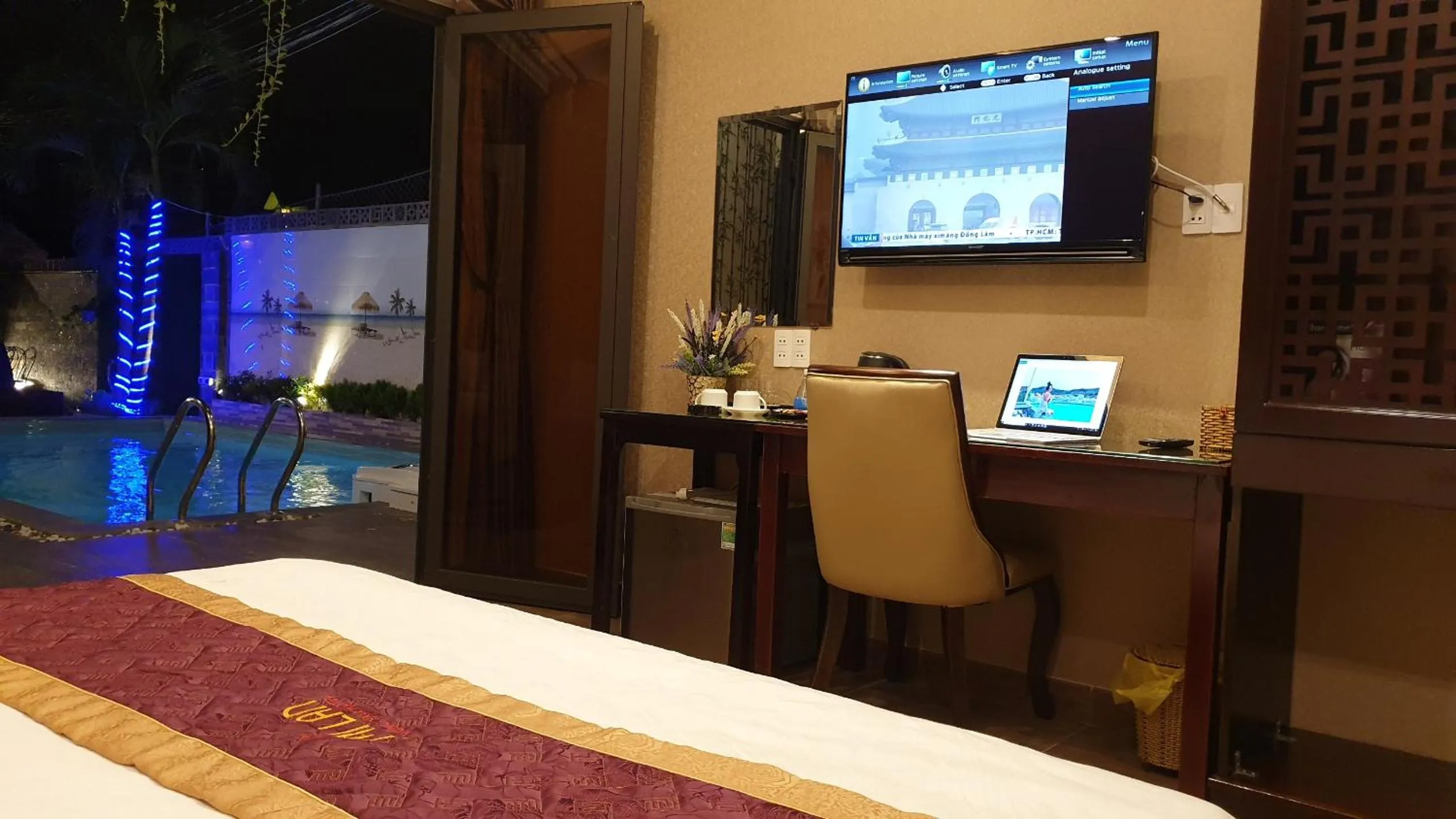 TV and multimedia in Mi Lan Boutique Resort