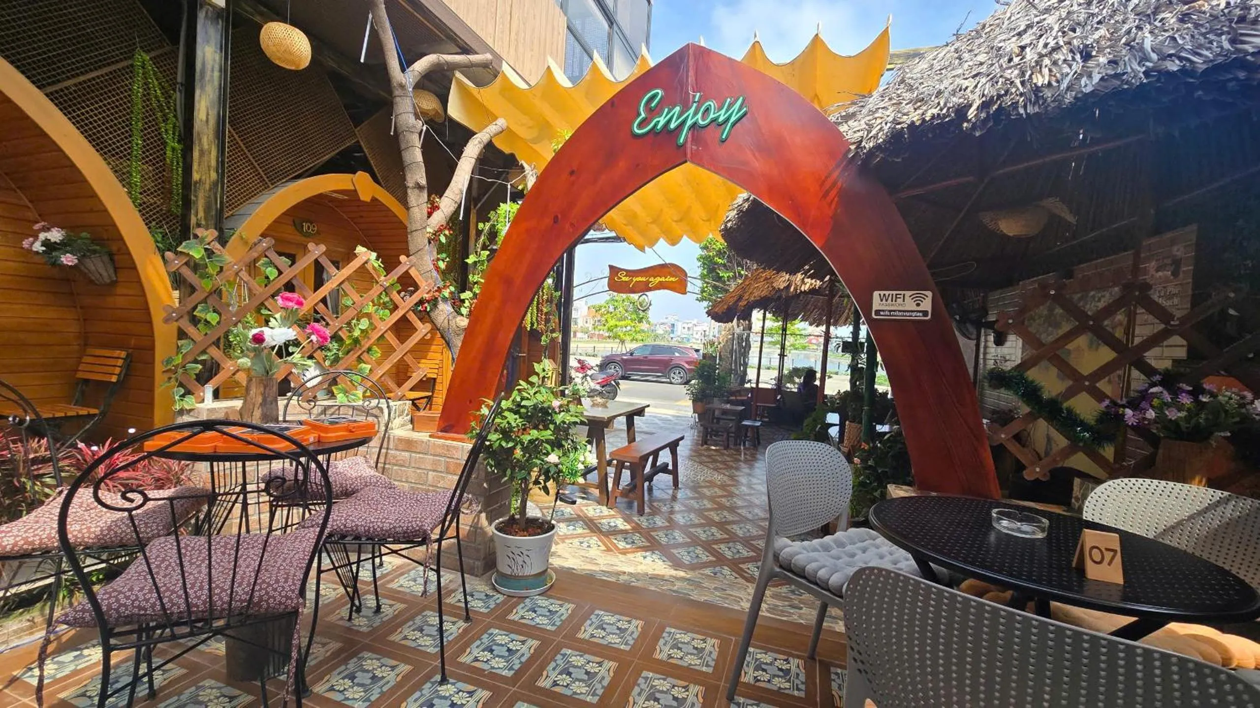 Restaurant/places to eat in Mi Lan Boutique Resort