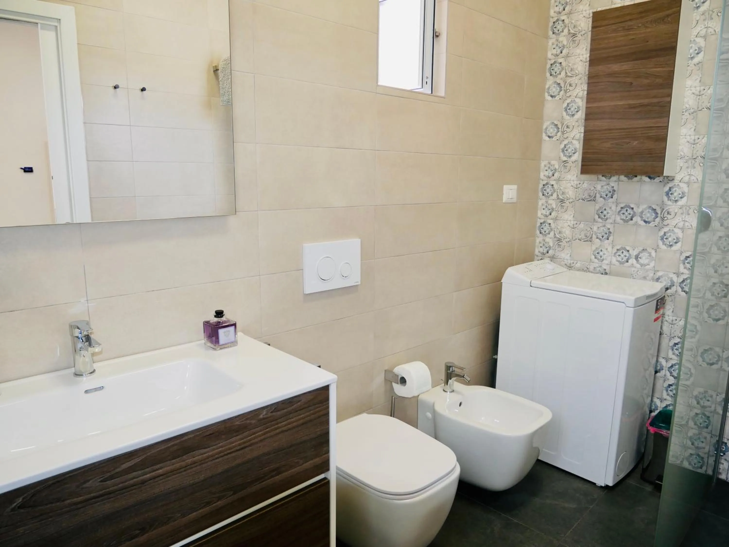 Toilet in "Sweet Life" Casa Vacanze