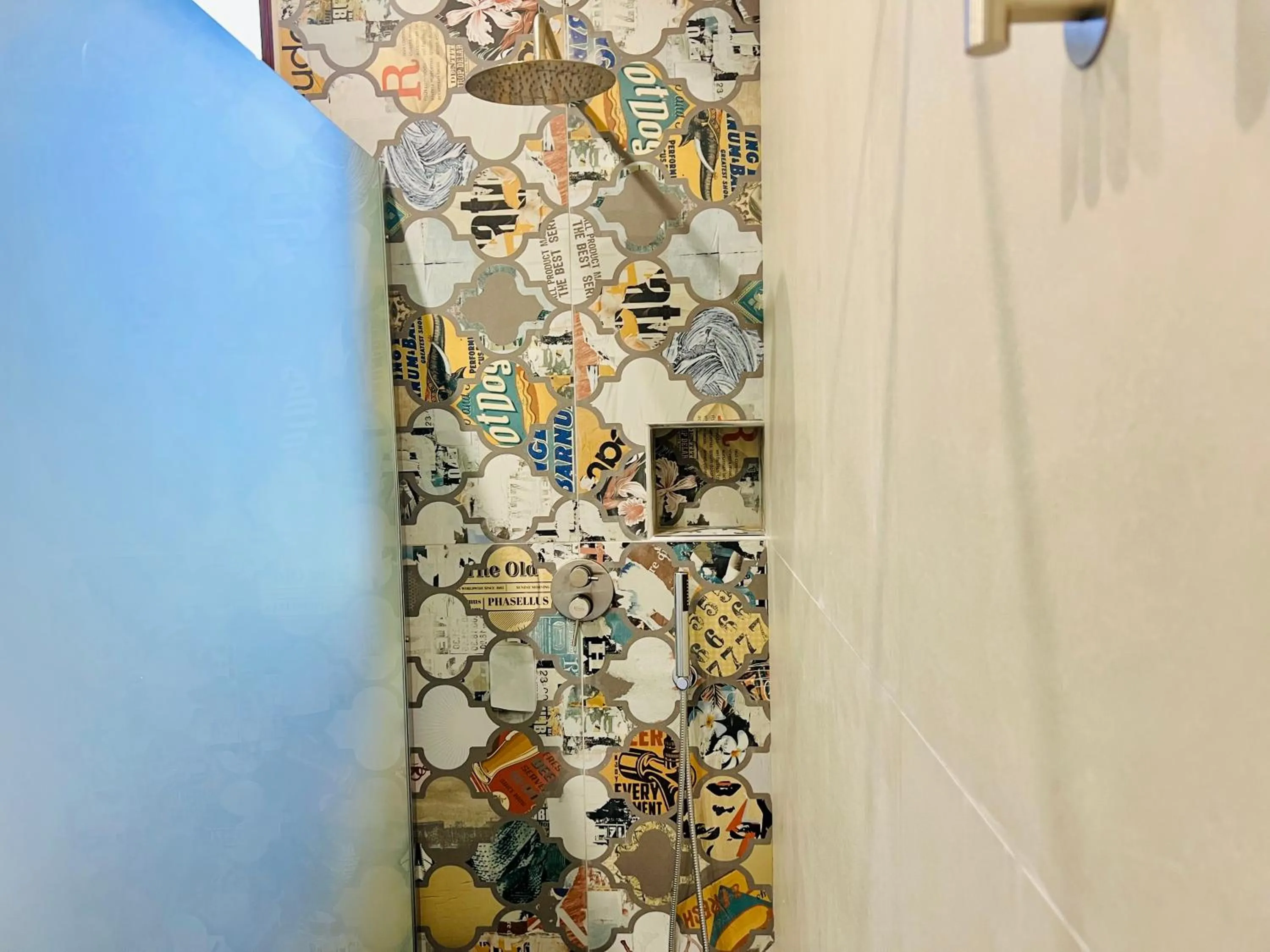 Shower in "Sweet Life" Casa Vacanze