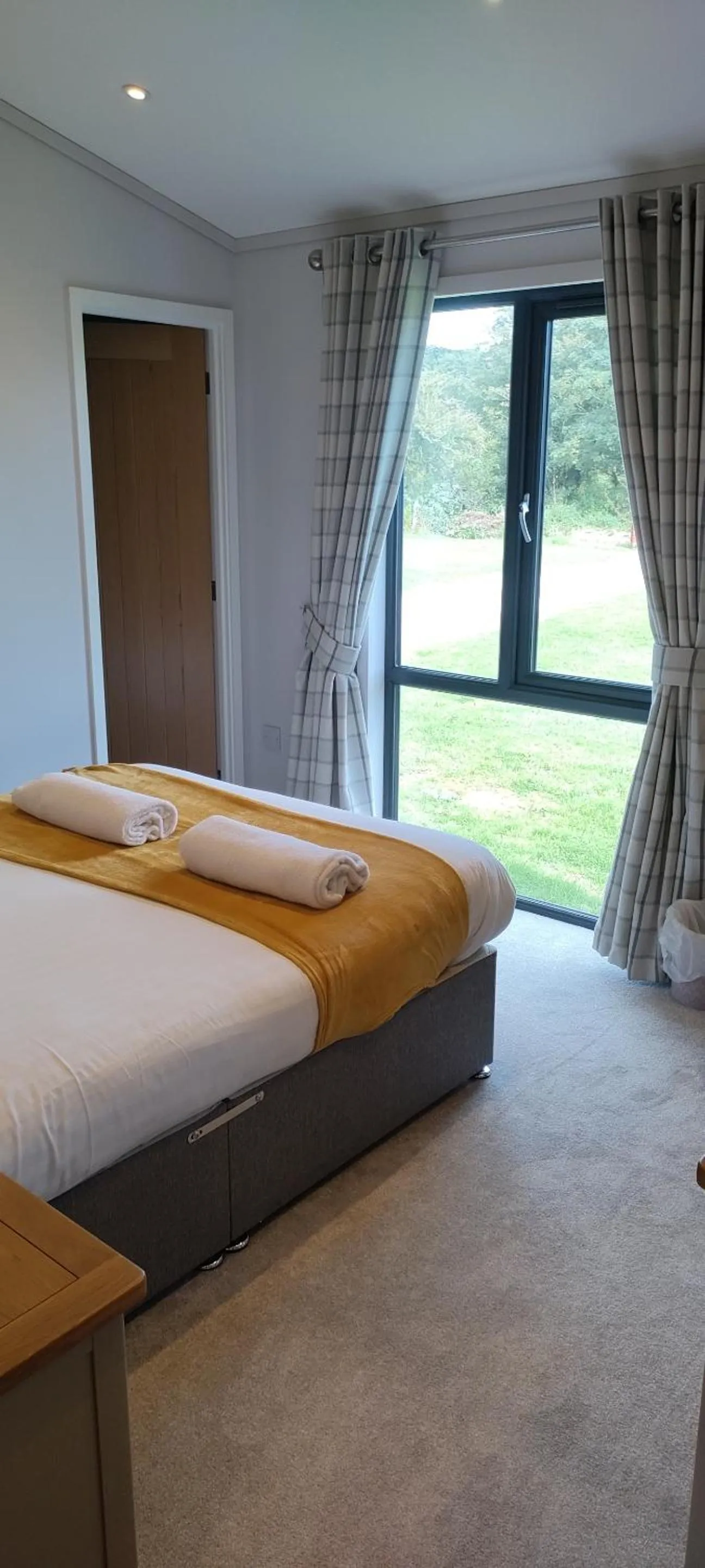 Bedroom, Bed in Great Trethew Hotel - Self Catering Lodges - Bar & Restaurant