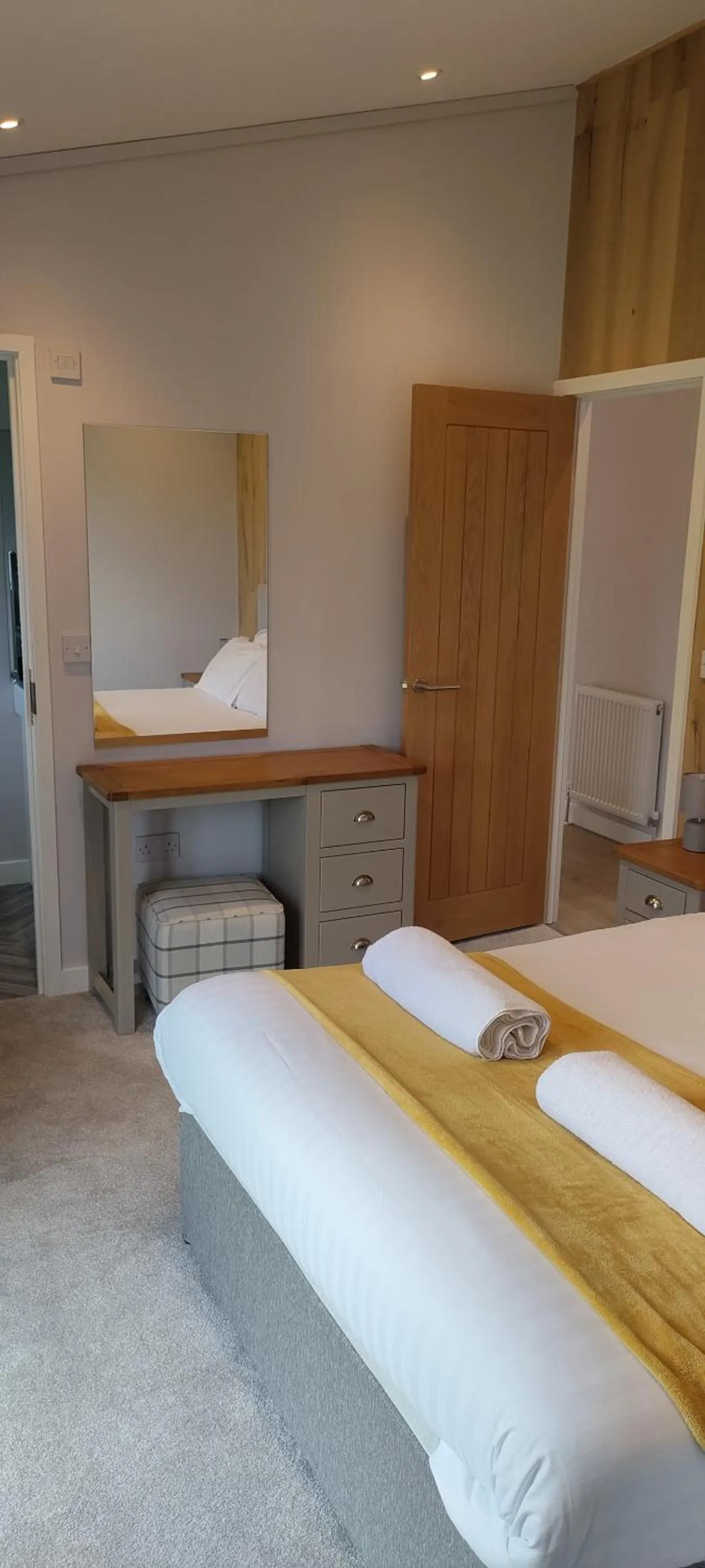 Bedroom, Bed in Great Trethew Hotel - Self Catering Lodges - Bar & Restaurant