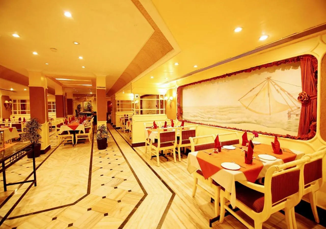 Restaurant/places to eat in Yuvarani Residency