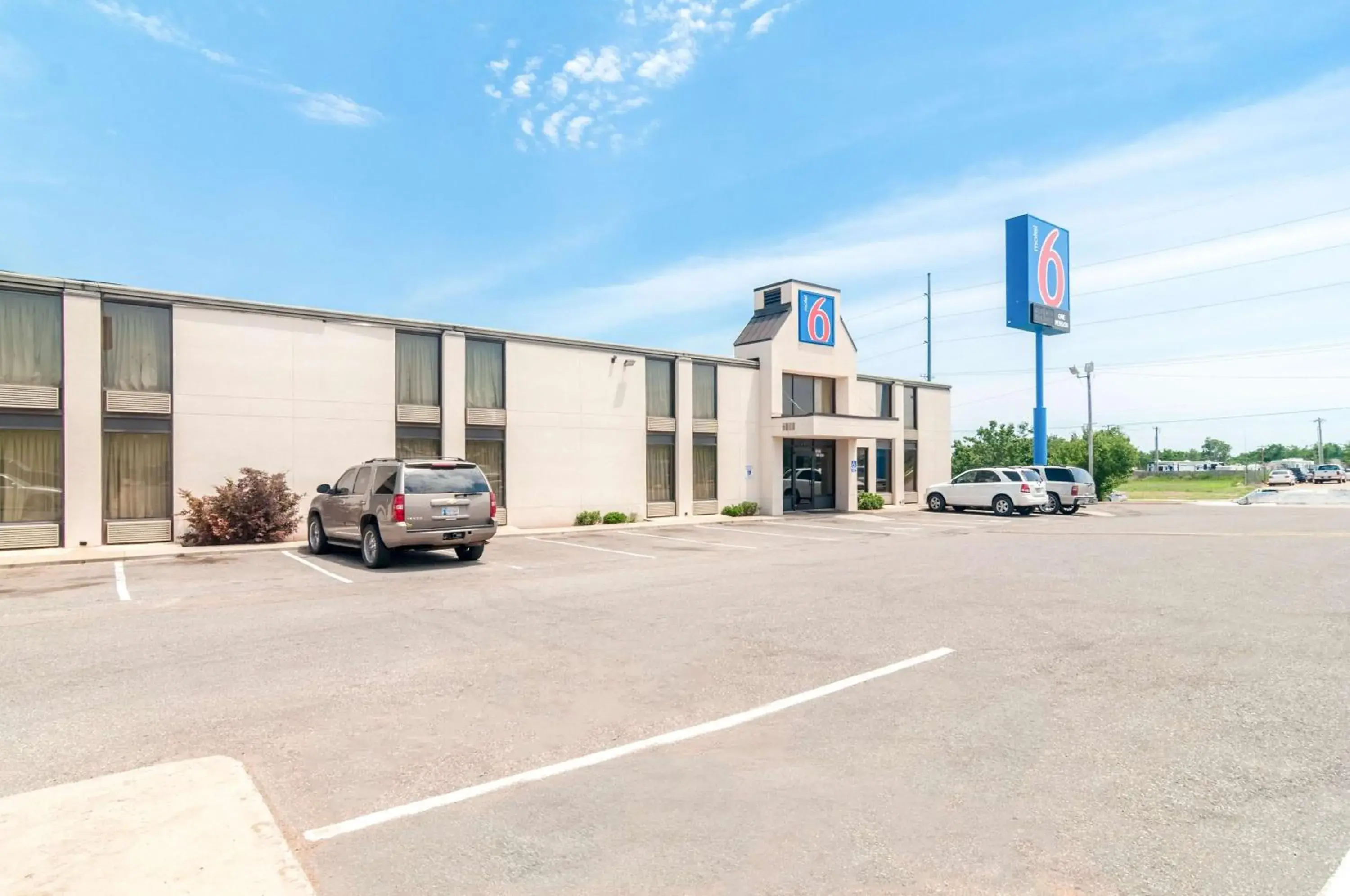 Property building in Motel 6-Oklahoma City, OK - South Property building in Motel 6-Oklahoma City, OK - South