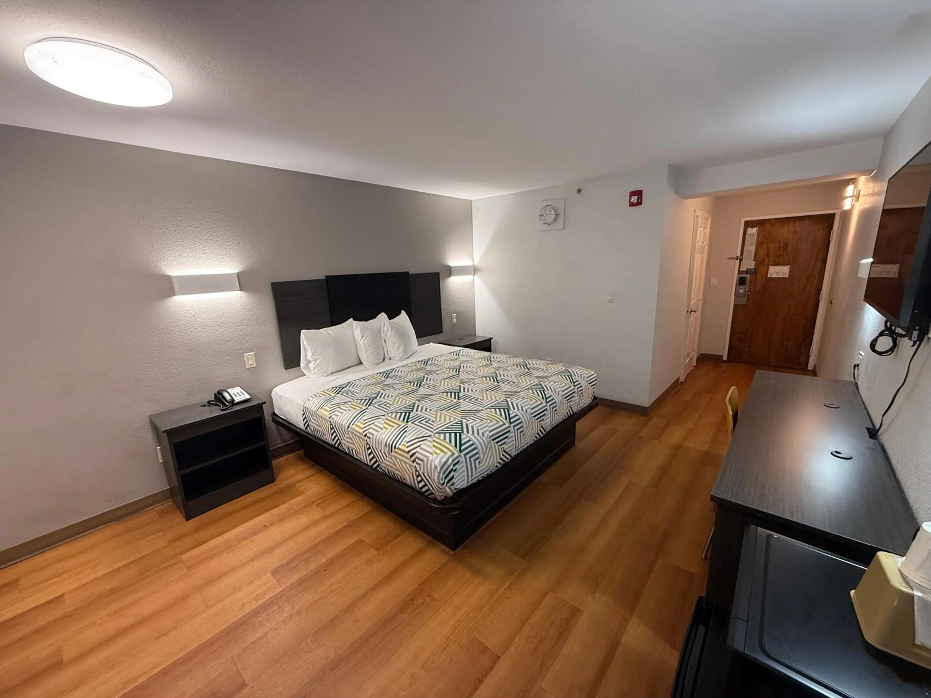 Bed in Motel 6-Oklahoma City, OK - South