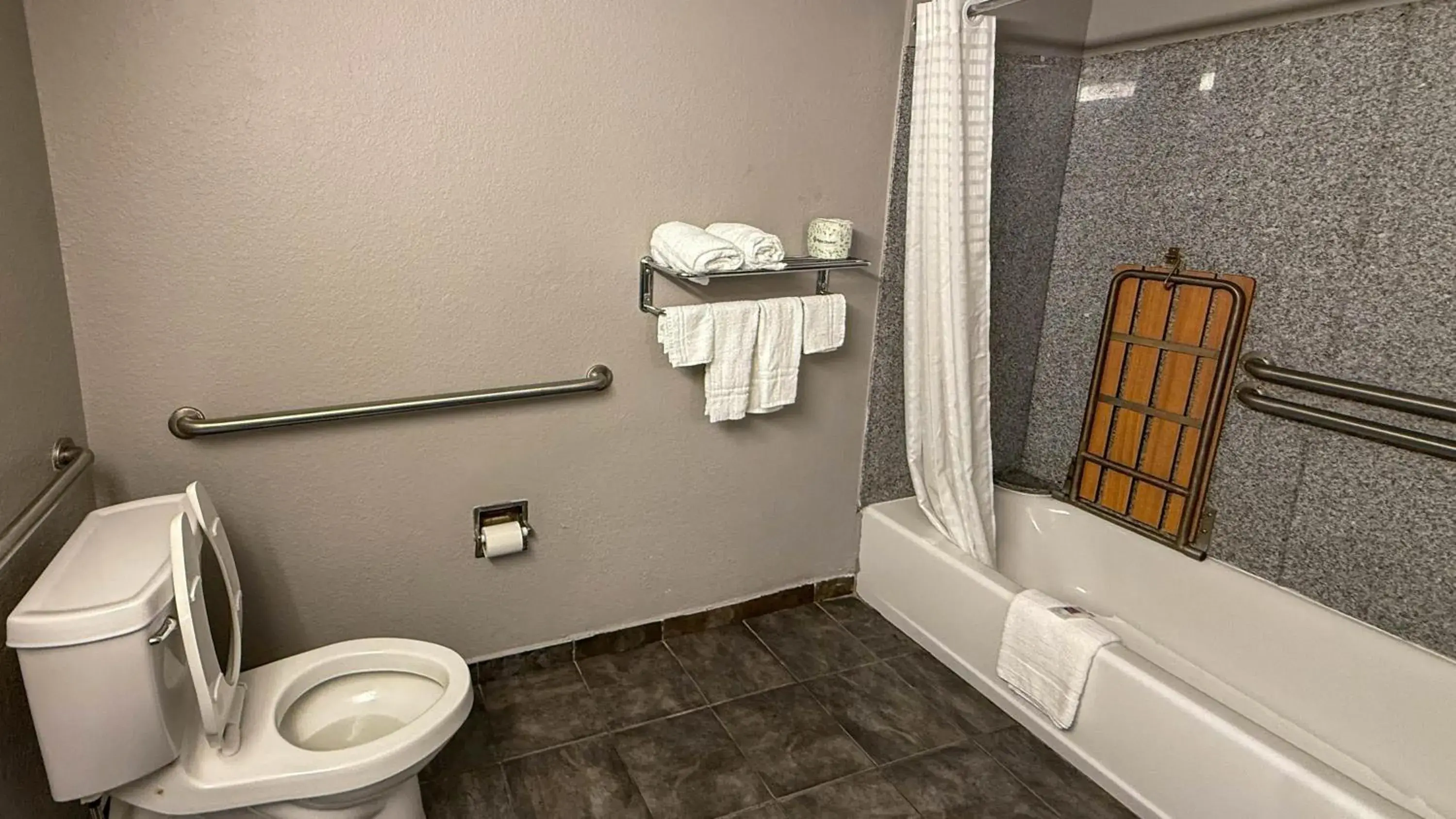 Bathroom in Motel 6-Oklahoma City, OK - South Bathroom in Motel 6-Oklahoma City, OK - South