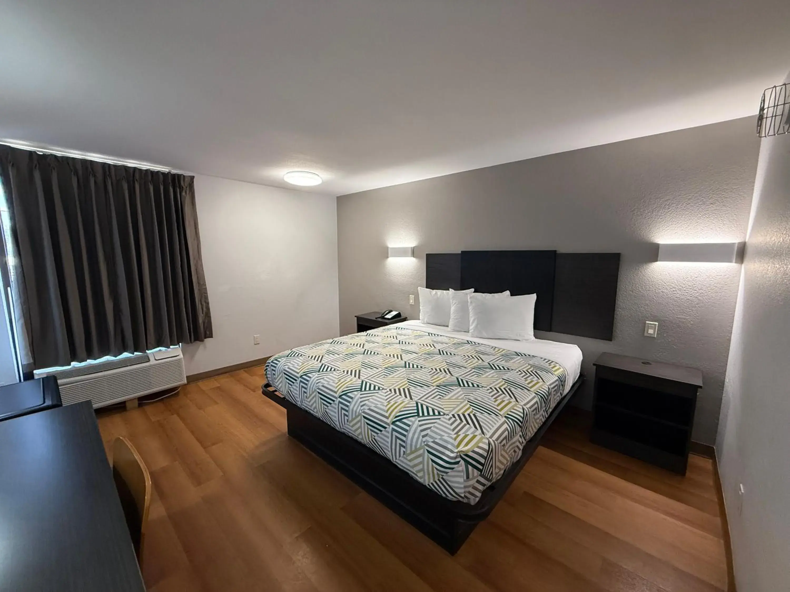 Bed in Motel 6-Oklahoma City, OK - South Bed in Motel 6-Oklahoma City, OK - South