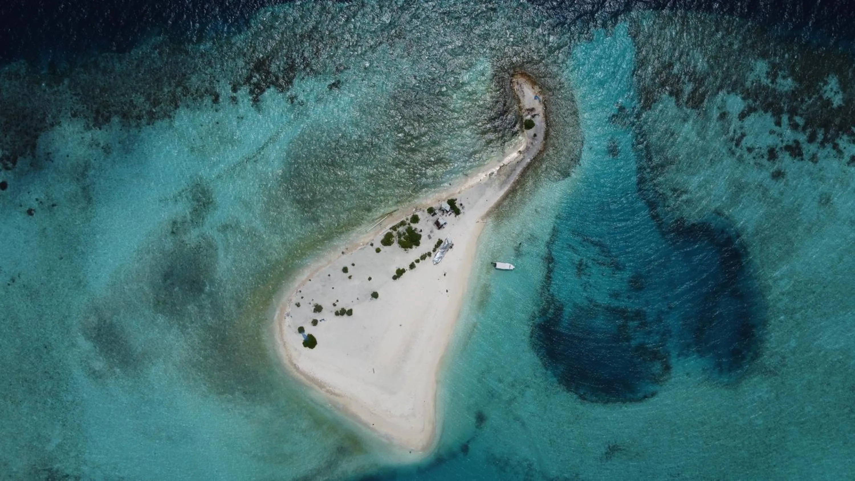 Natural landscape in Moodhumaa Inn