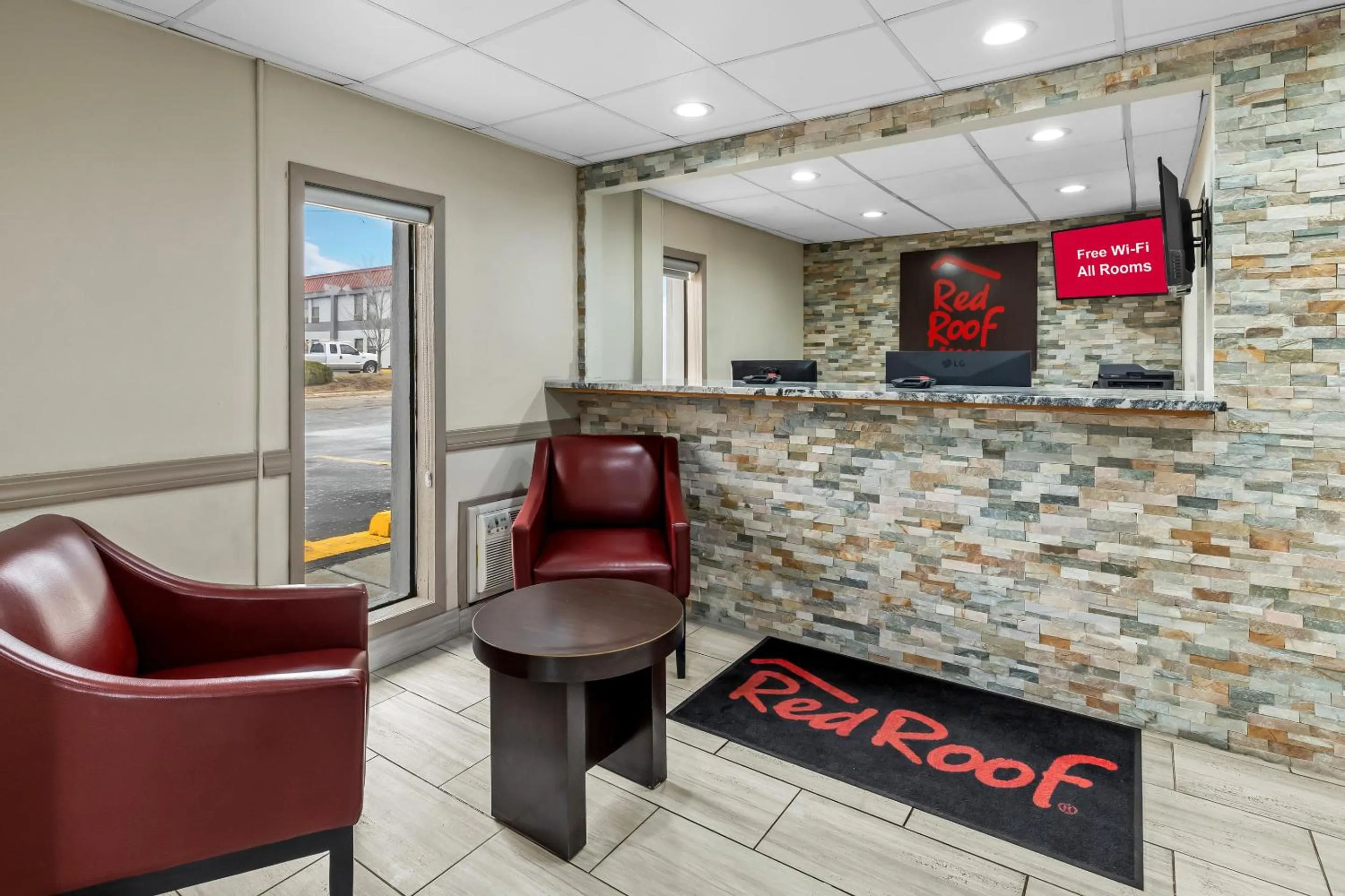 Lobby or reception in Red Roof Inn Ames
