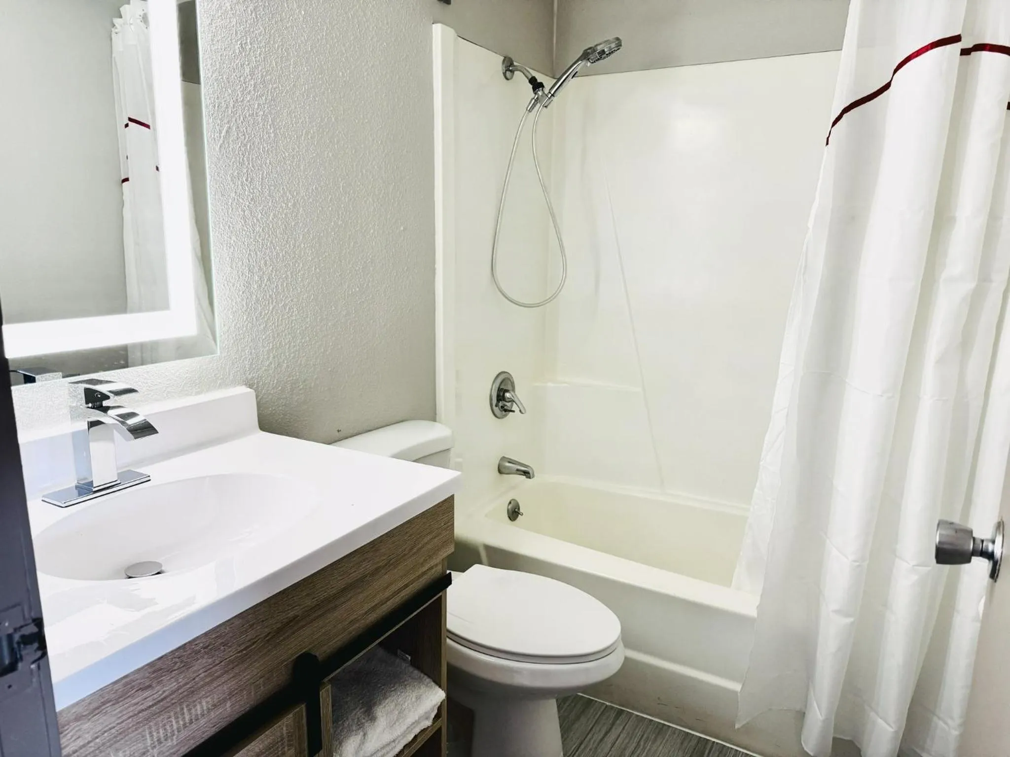 Bathroom in Red Roof Inn Ames