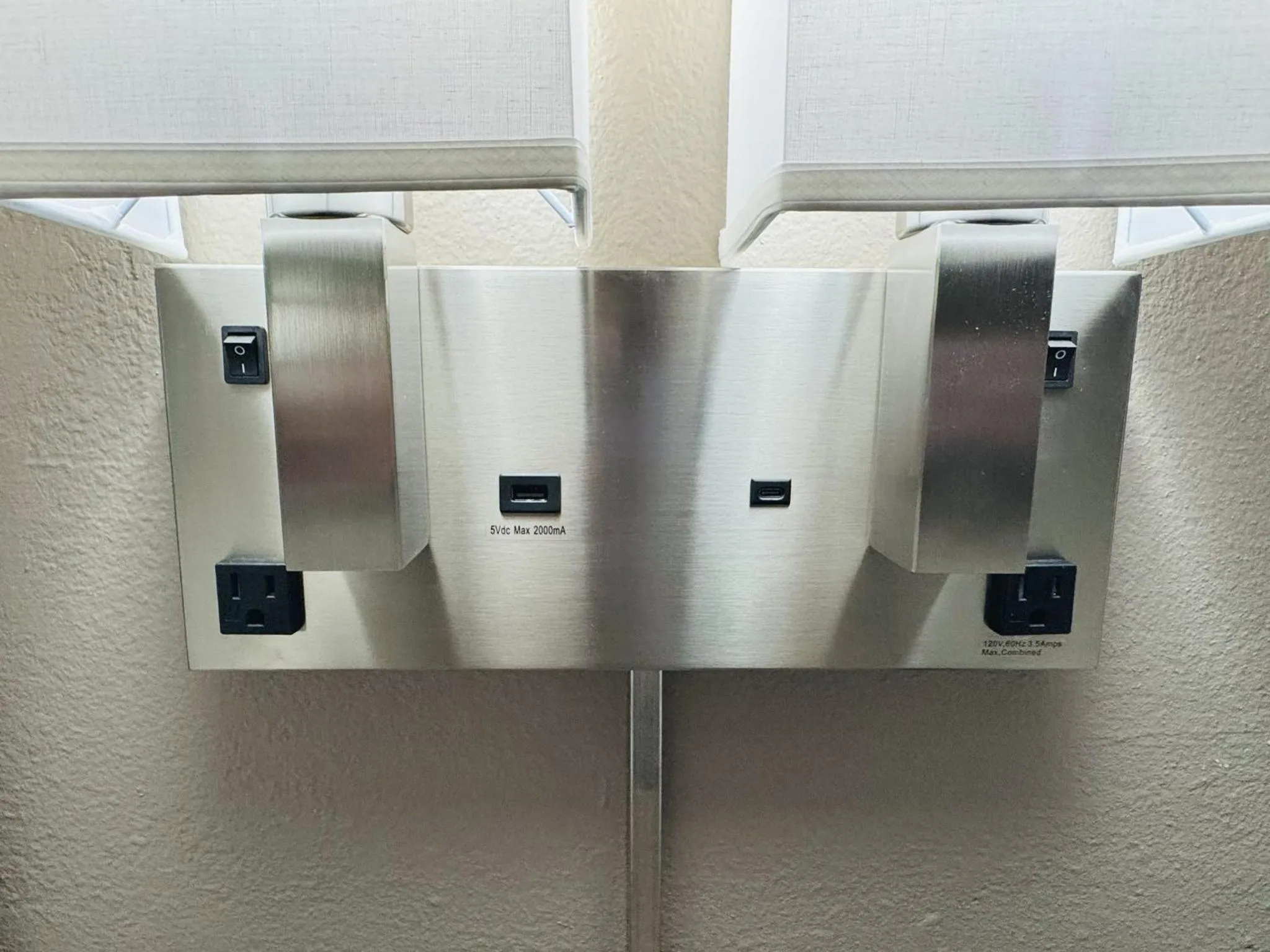 Photo of the whole room in Red Roof Inn Ames